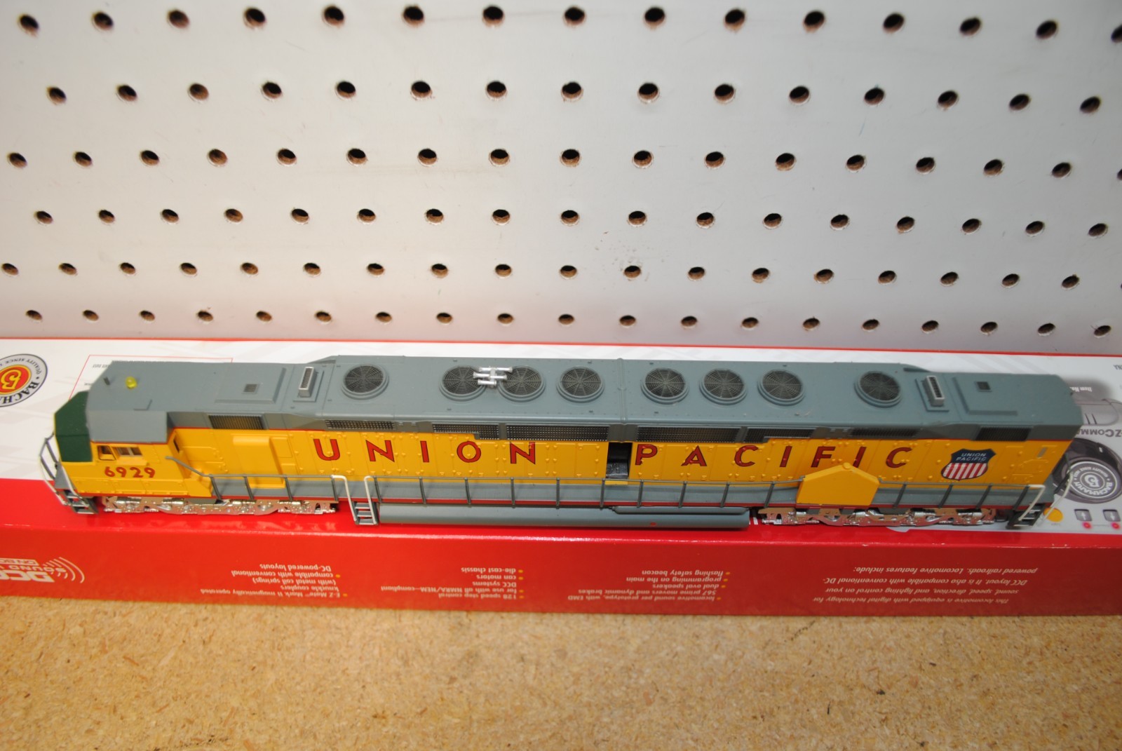 Bachmann 65102 UP Union Pacific #6929 DD40AX Centennial Diesel Loco w/Sound HO