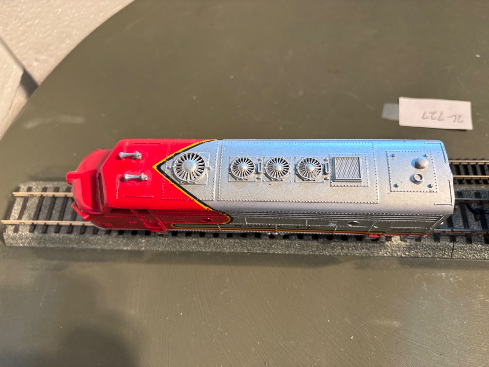Mechanics Special: 2 HO Santa Fe F7A #307 Locomotives (26-727)