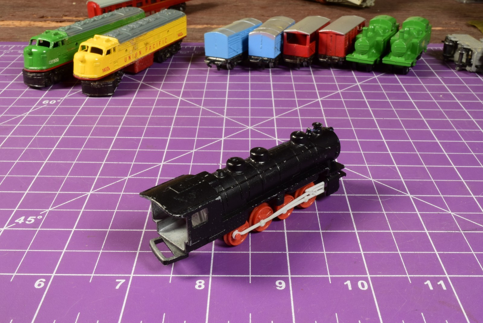 N/OOO SCALE – Lone Star Treble-O-Trains 0-8-0 Steam Locomotive