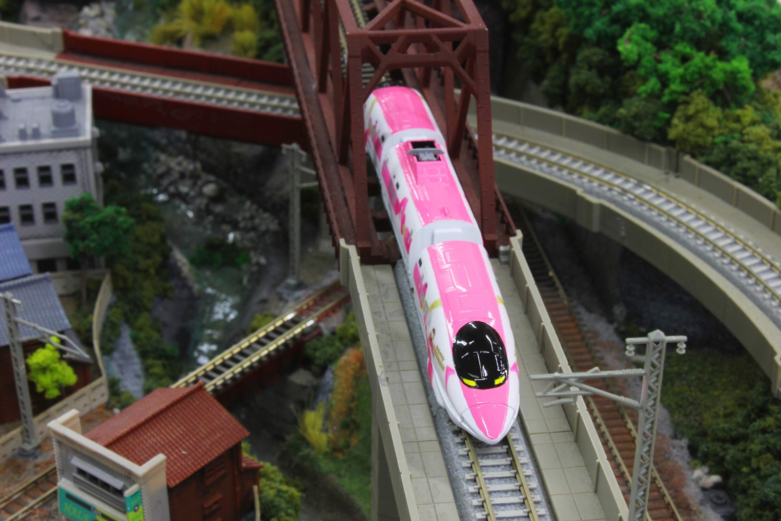 Zgauge Z Shorty 500 Series Hello Kitty Shinkansen ST008-2 Railway Model Train