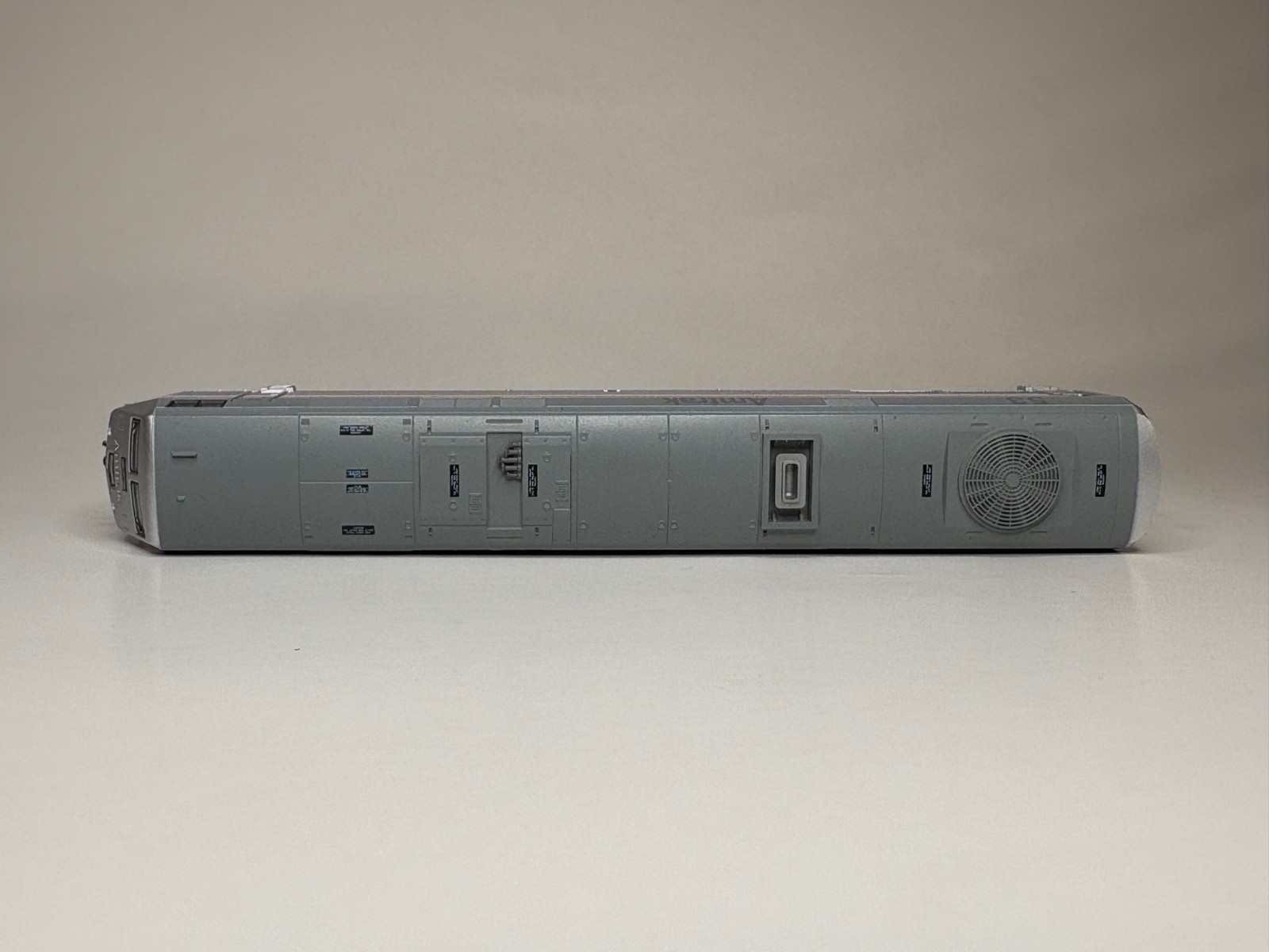 Kato n scale Amtrak P42 Phase III Set of 2 #9, #53 Very Clean! MPN #106-6101