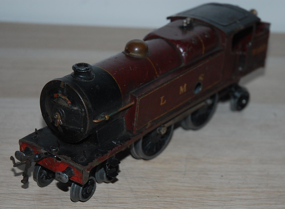 HORNBY O GAUGE CLOCKWORK No 2 SPECIAL TANK LOCOMOTIVE IN RED LMS LIVERY