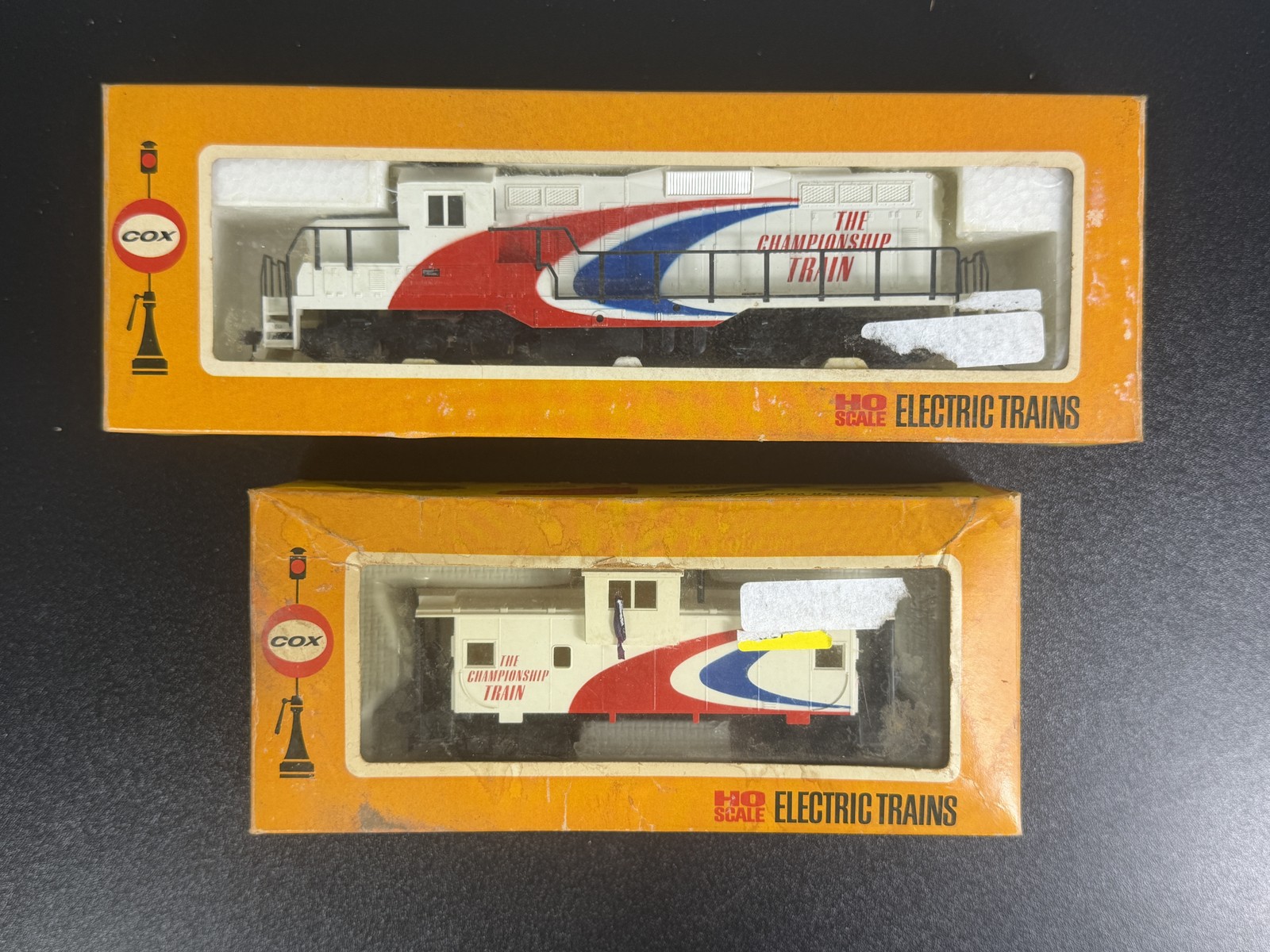 NEW COX HO Scale Championship Trails GP-9 Locomotive & Caboose No. 6113-7 VTG