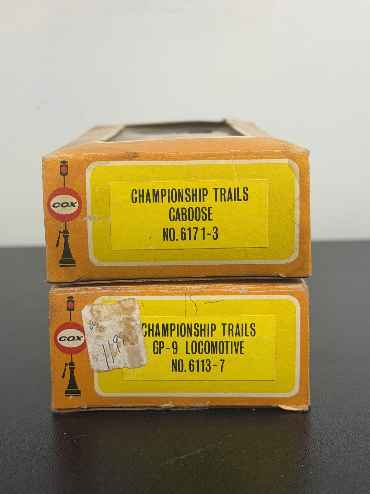 NEW COX HO Scale Championship Trails GP-9 Locomotive & Caboose No. 6113-7 VTG