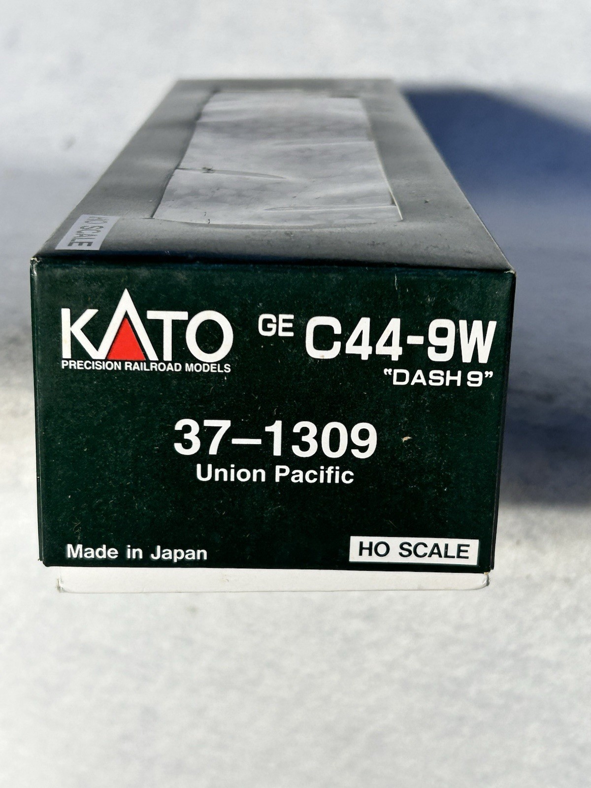 Beautiful KATO Union Pacific RR C-44-9W Diesel Engine HO
