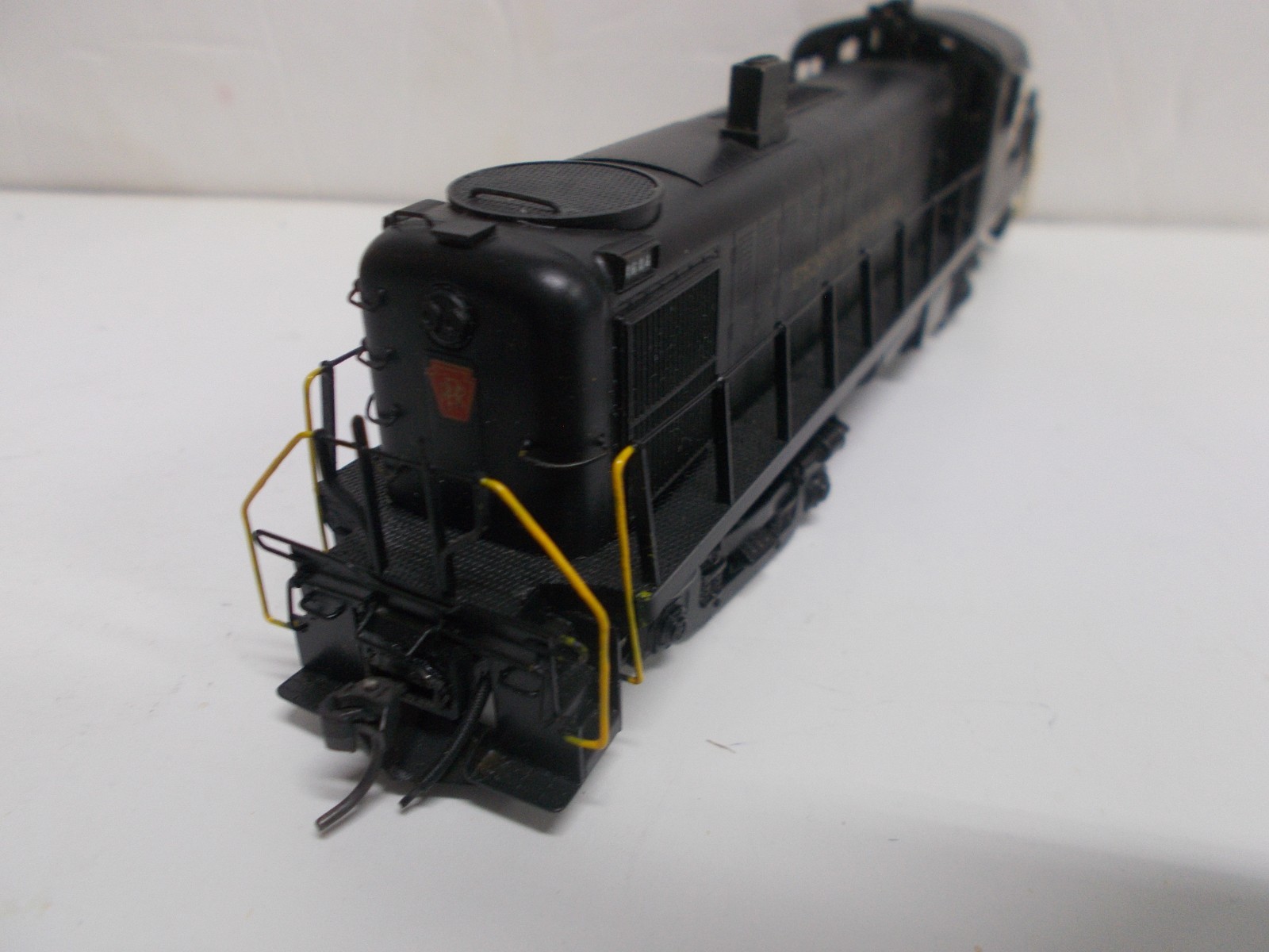 ALCO # D-123 ~BRASS~PENNSYLVANIA RS-3 LOCOMOTIVE # 8604 ~RUNS GOOD~READ~HO SCALE