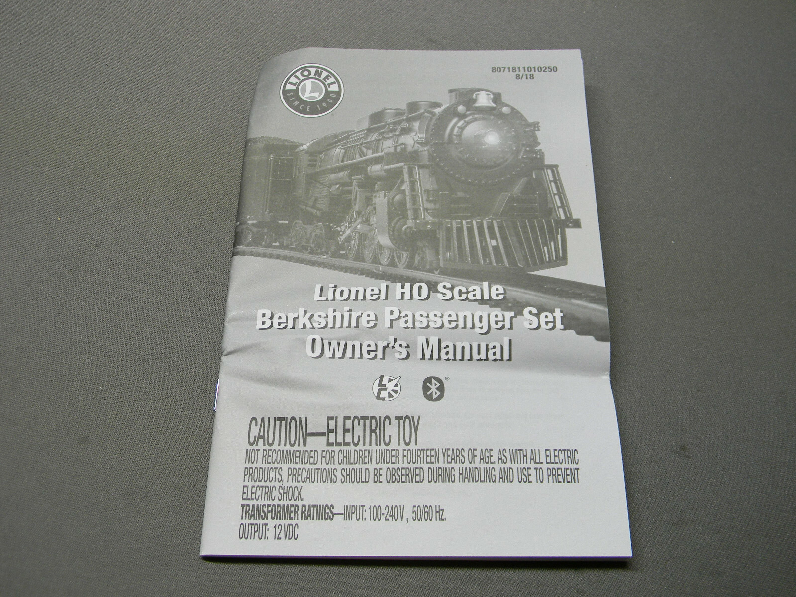 LIONEL HO SCALE POLAR EXPRESS 2-8-4 REMOTE ENGINE & TENDER bluetooth 871811010-E
