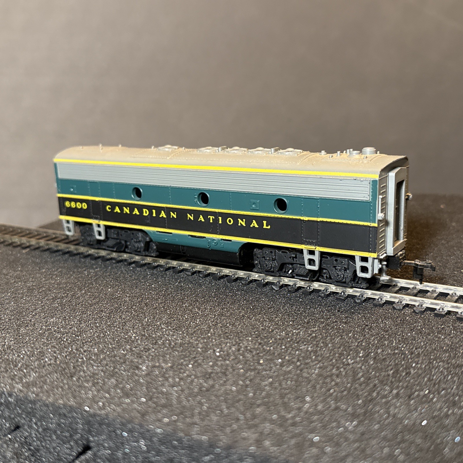 Athearn HO-Scale Canadian National 3225/3026 F7A/F7B/F7A Set