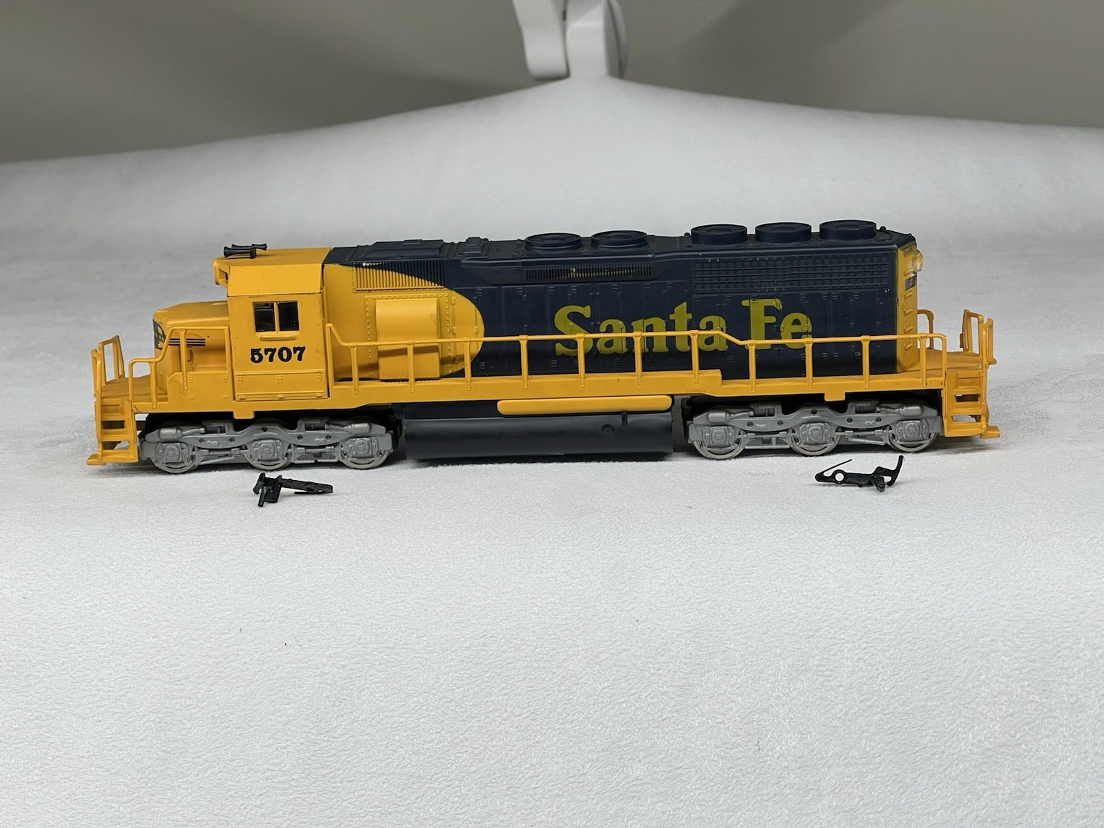 Vintage HO Scale Santa Fe EMD SD40 Diesel Locomotive #5707 – Made in Yugoslavia