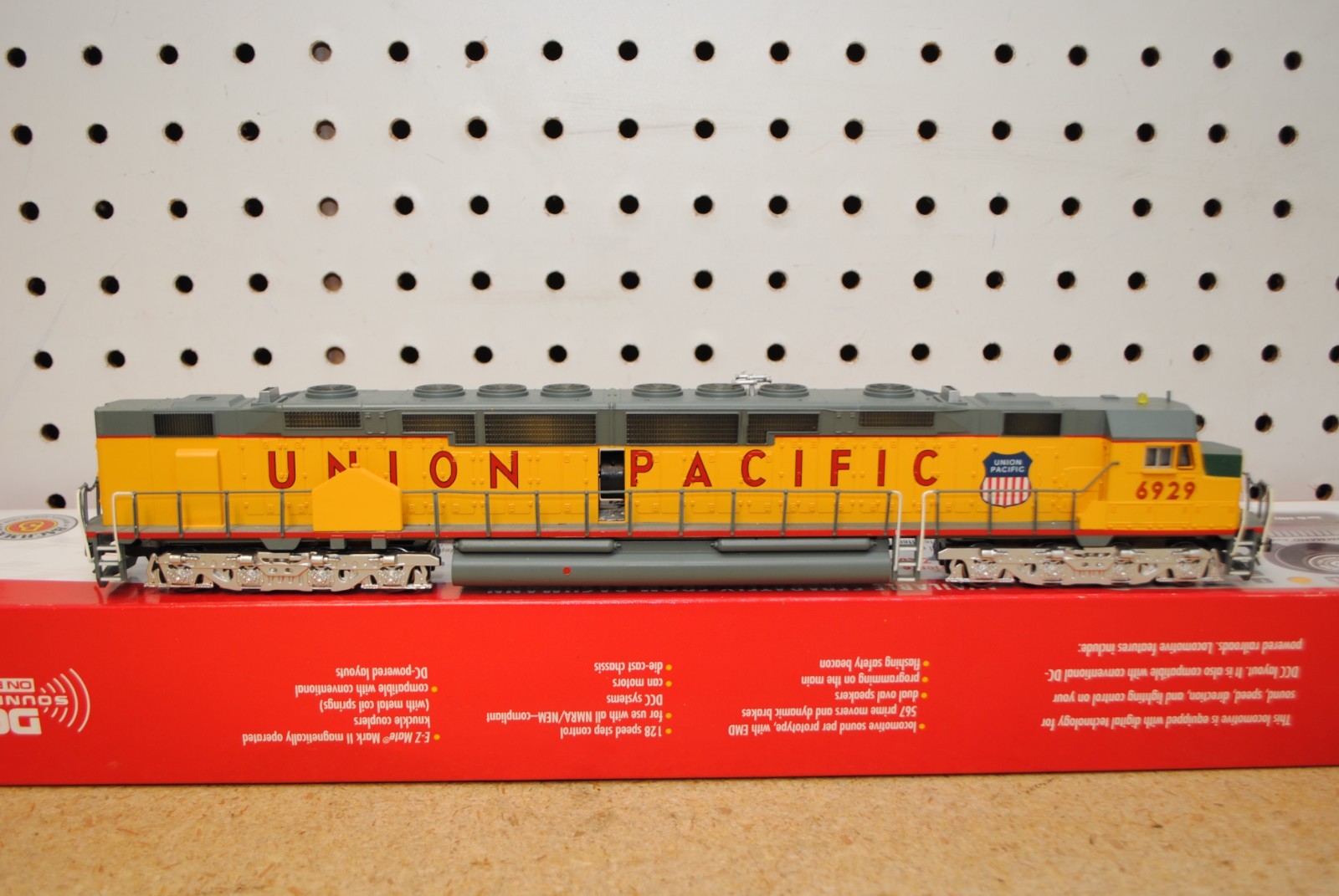 Bachmann 65102 UP Union Pacific #6929 DD40AX Centennial Diesel Loco w/Sound HO
