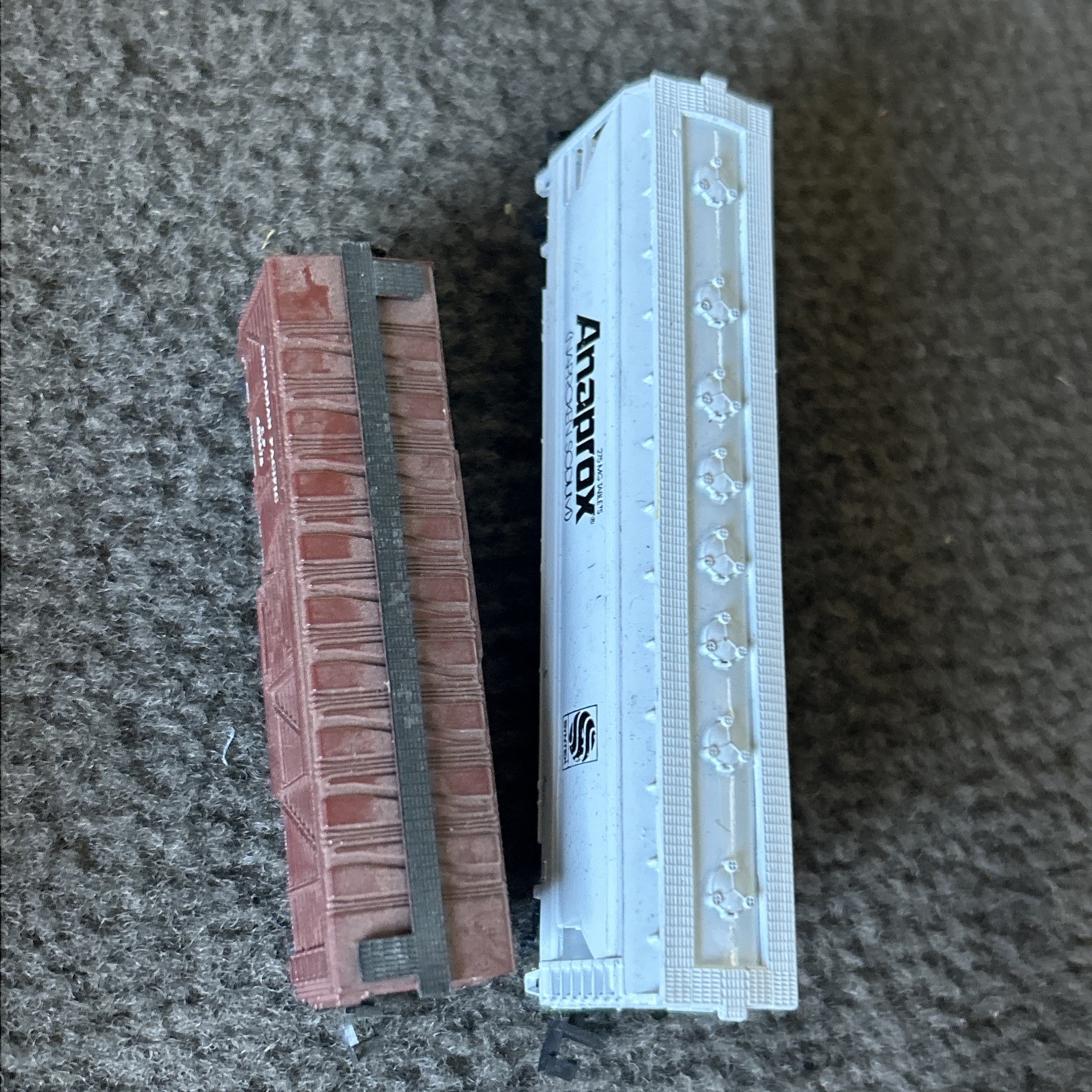 Lot Of 11 Mini Trix N Gauge : Various Manuf. Freight cars, and Track. Used