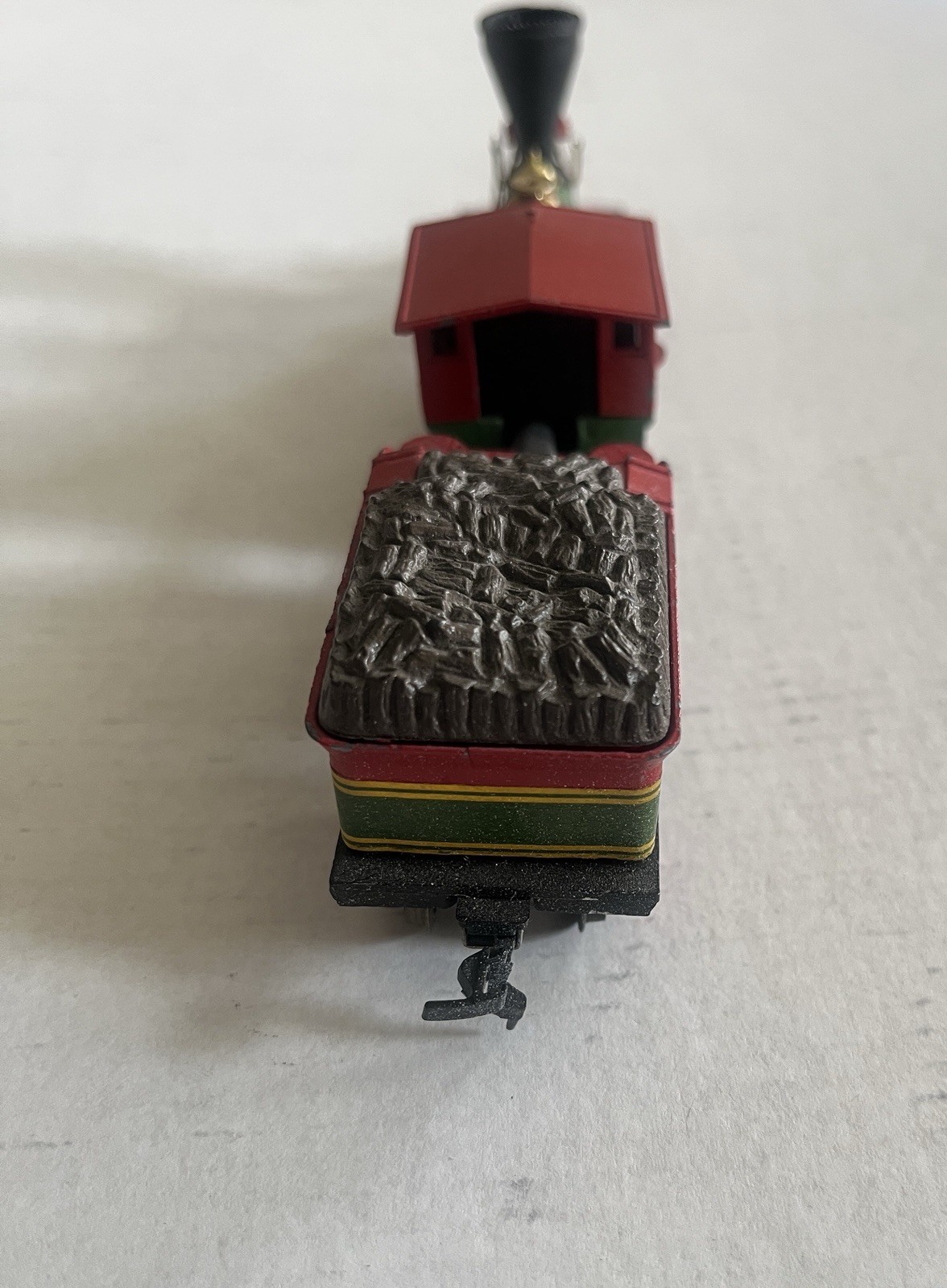 Mantua General 3960 Locomotive with Tender 3240 HO. Not Tested. Wheels Missing
