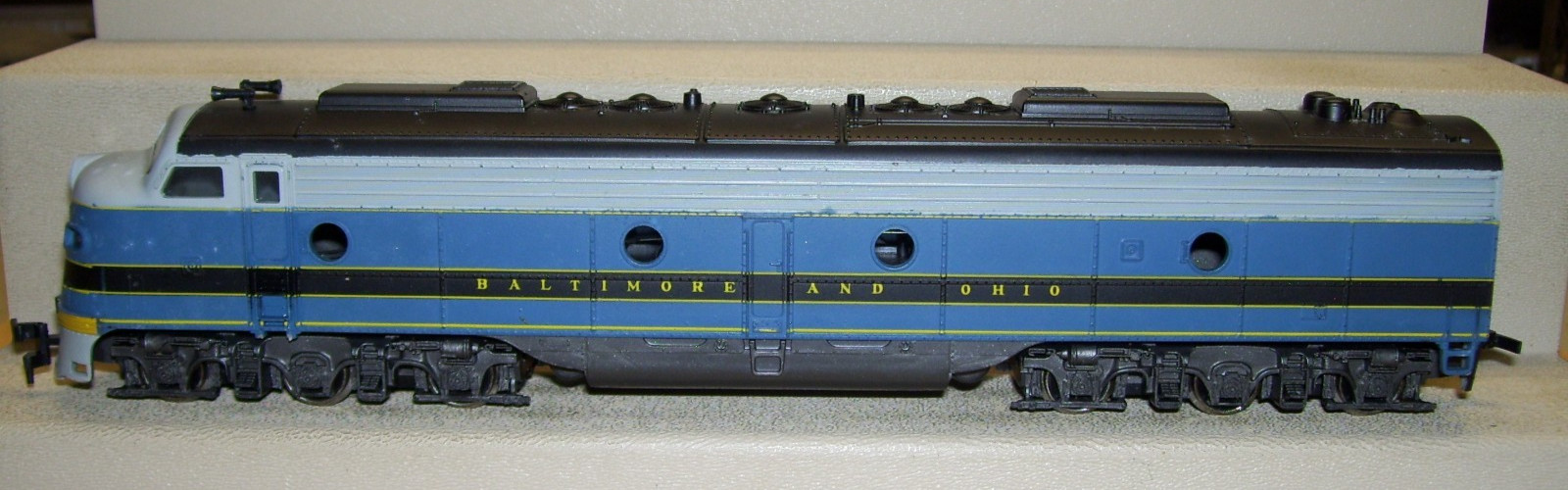 Rivarossi/IHC HO Baltimore & Ohio EMD E-8A Dummy Locomotive, Very Good Condition