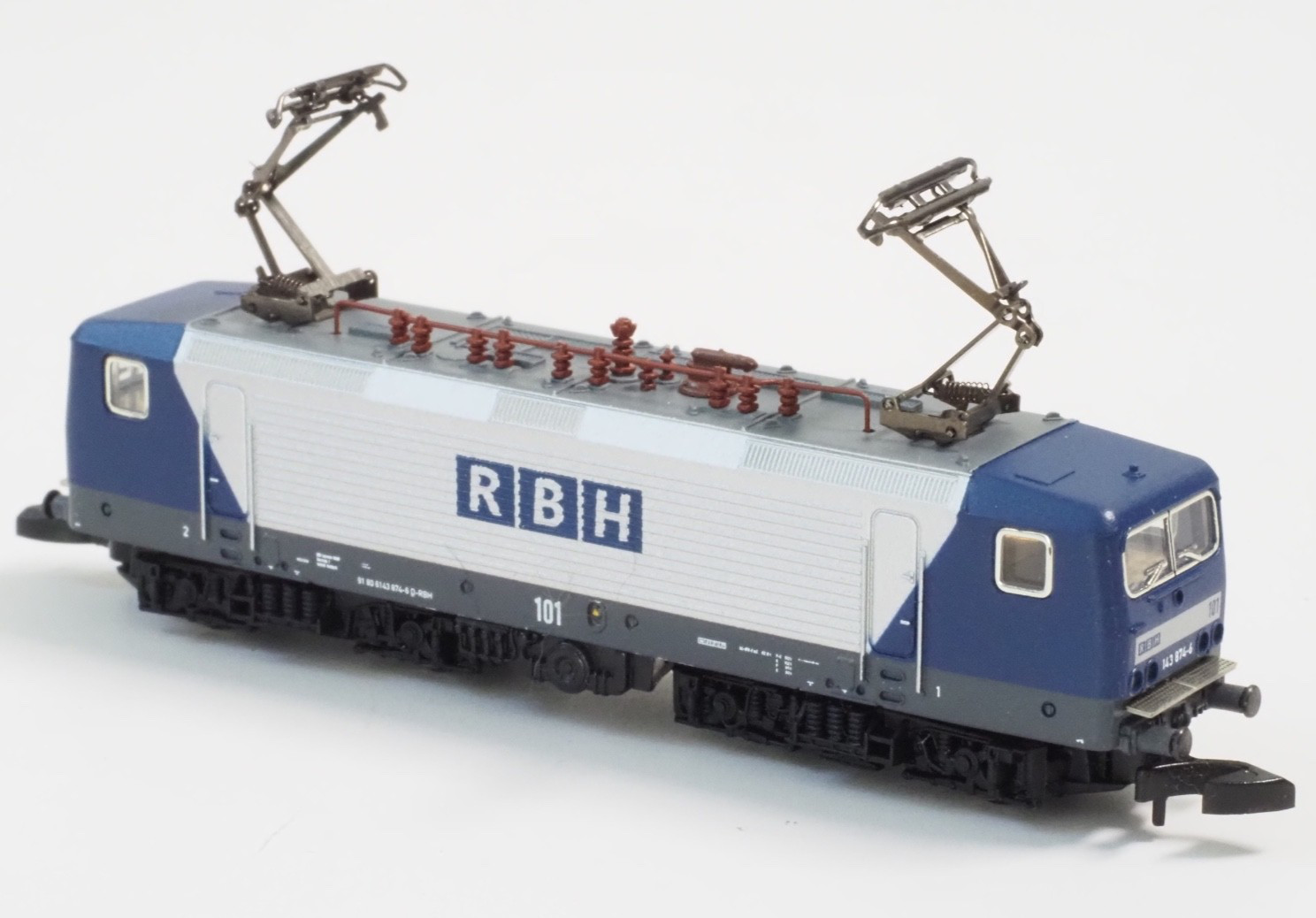 88435 Marklin Z-Scale RBH Class 143 Electric Locomotive 5 pole led/red/white
