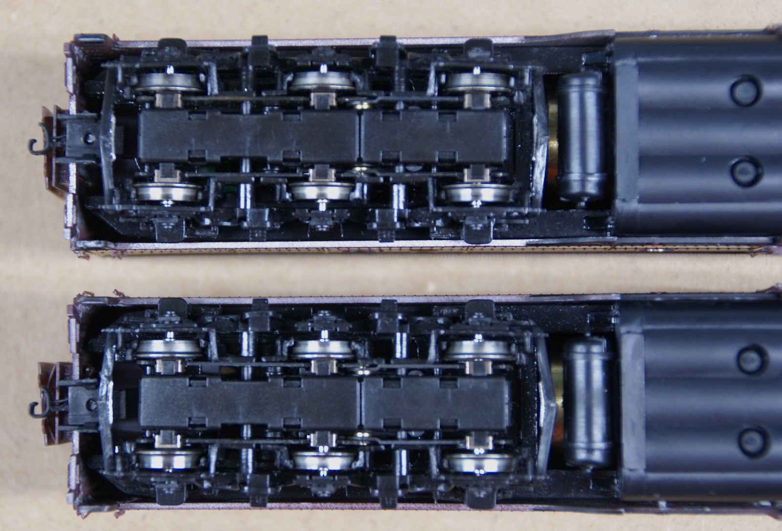 Proro 2000 HO Pair of EMD E8/E9 PRR Pennsylvania #5713 and #5797, DCC, No Sound