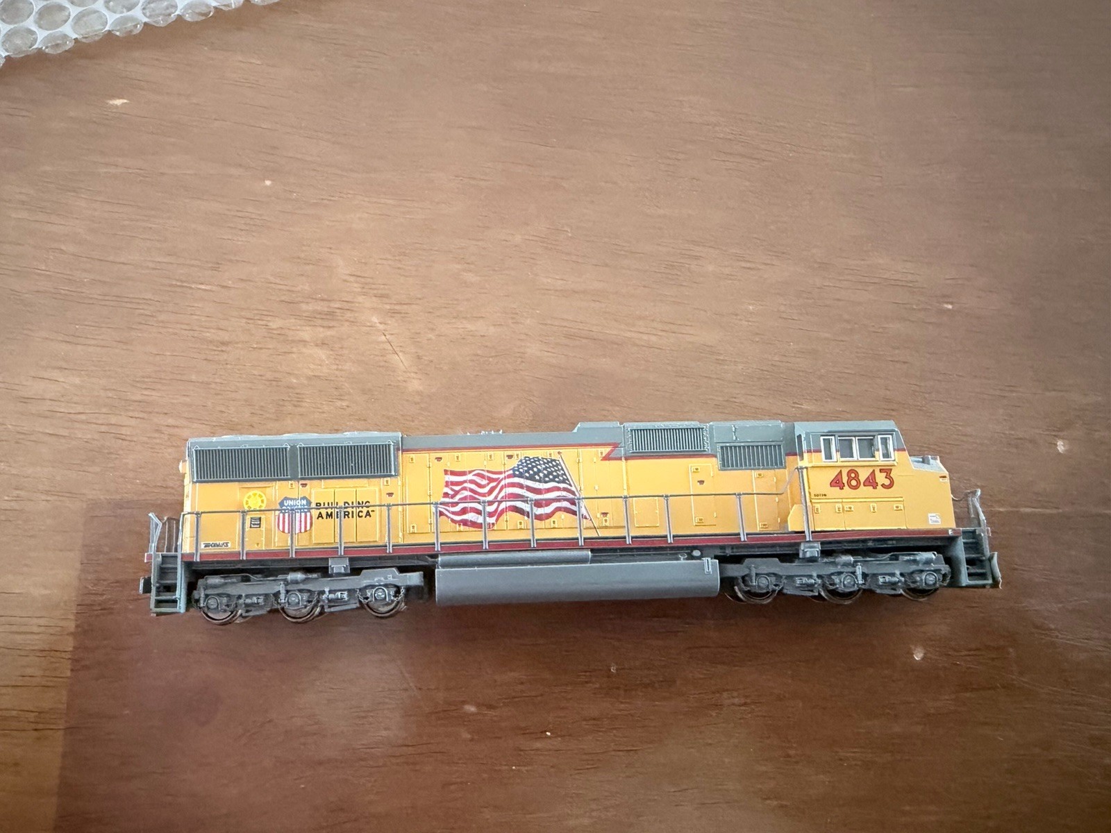 KATO SD70m 4843 Union Pacific N Scale Diesel Locomotive With DCC.