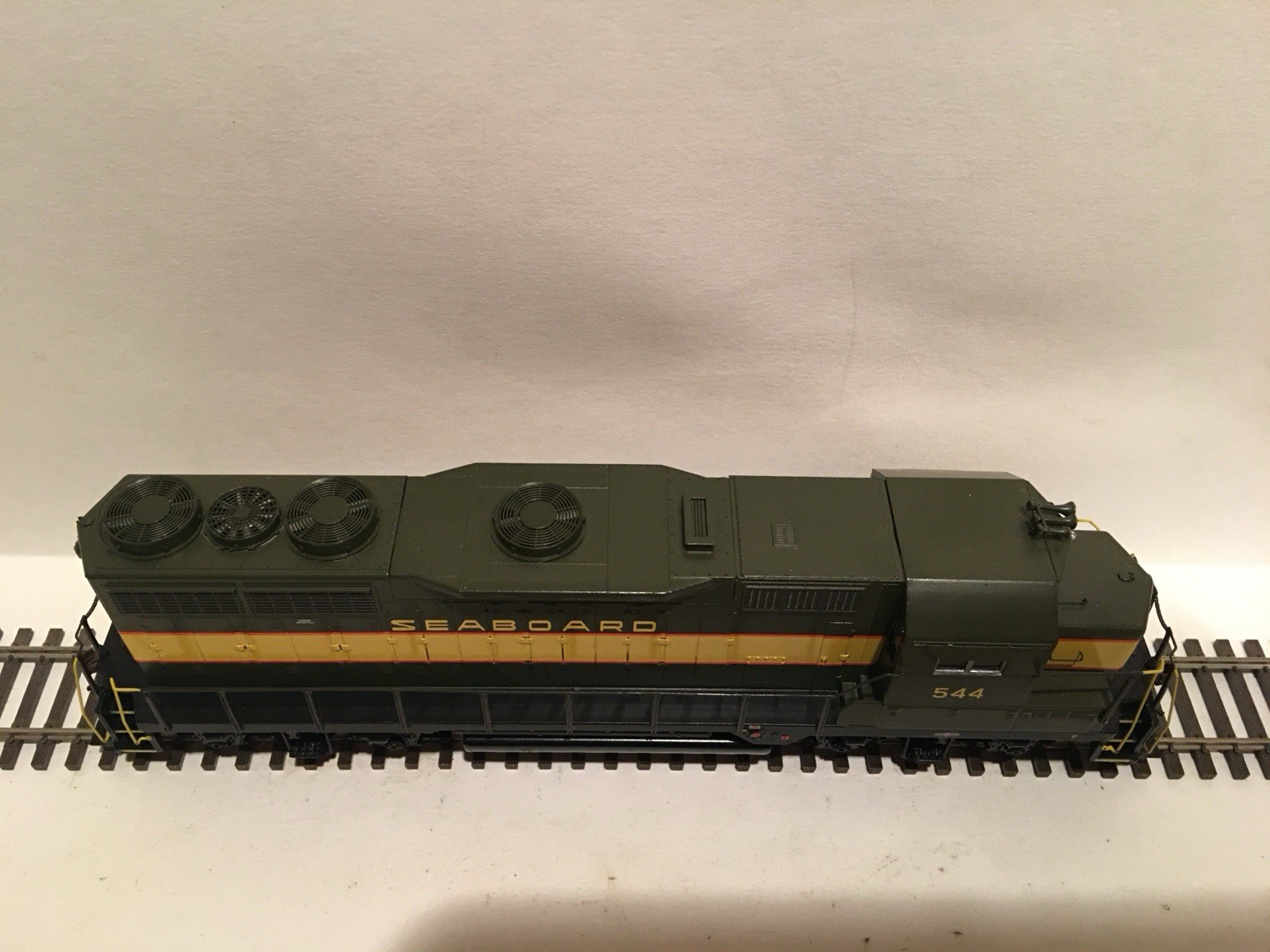 HO Athearn RTR Seaboard Air Line GP35 Powered Diesel Locomotive SAL #544