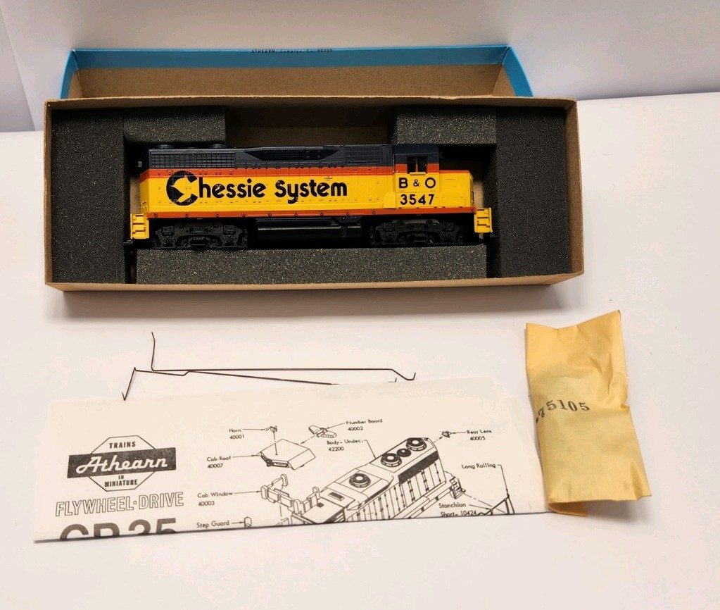 ATHEARN HO GP35 DUMMY B&O CHESSIE SYSTEM 3547 DIESEL LOCOMOTIVE MINT B12