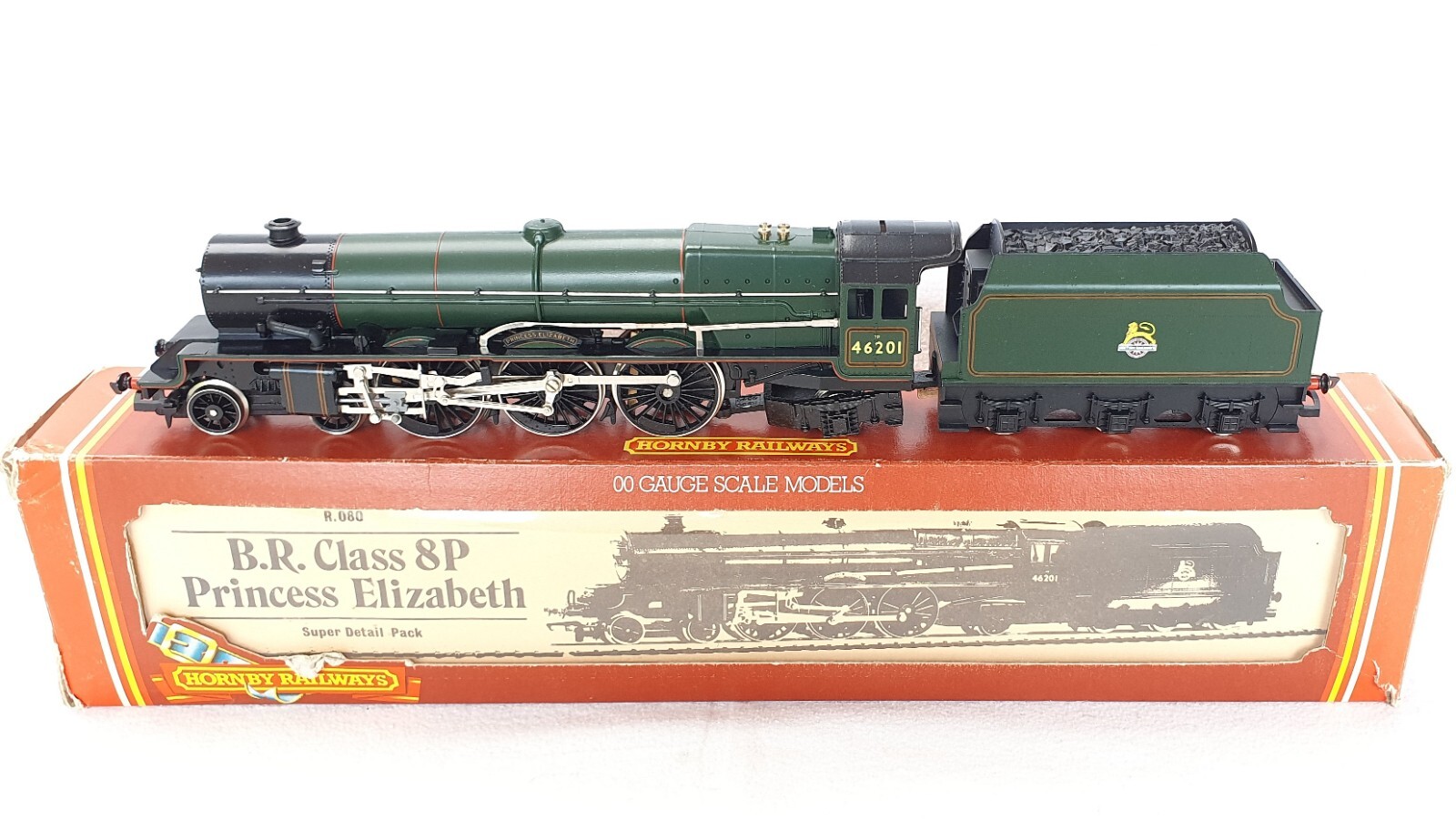 Hornby OO HO British Railways Class 8P “PRINCESS ELIZABETH” Steam Locomotive MIB