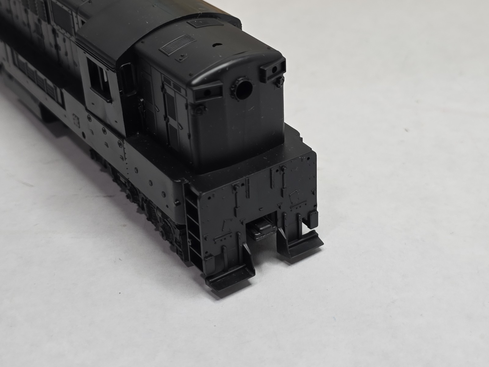 Athearn HO 4300 Undecorated FM H24-66 Trainmaster Diesel Loco Runs Well Ex/Box