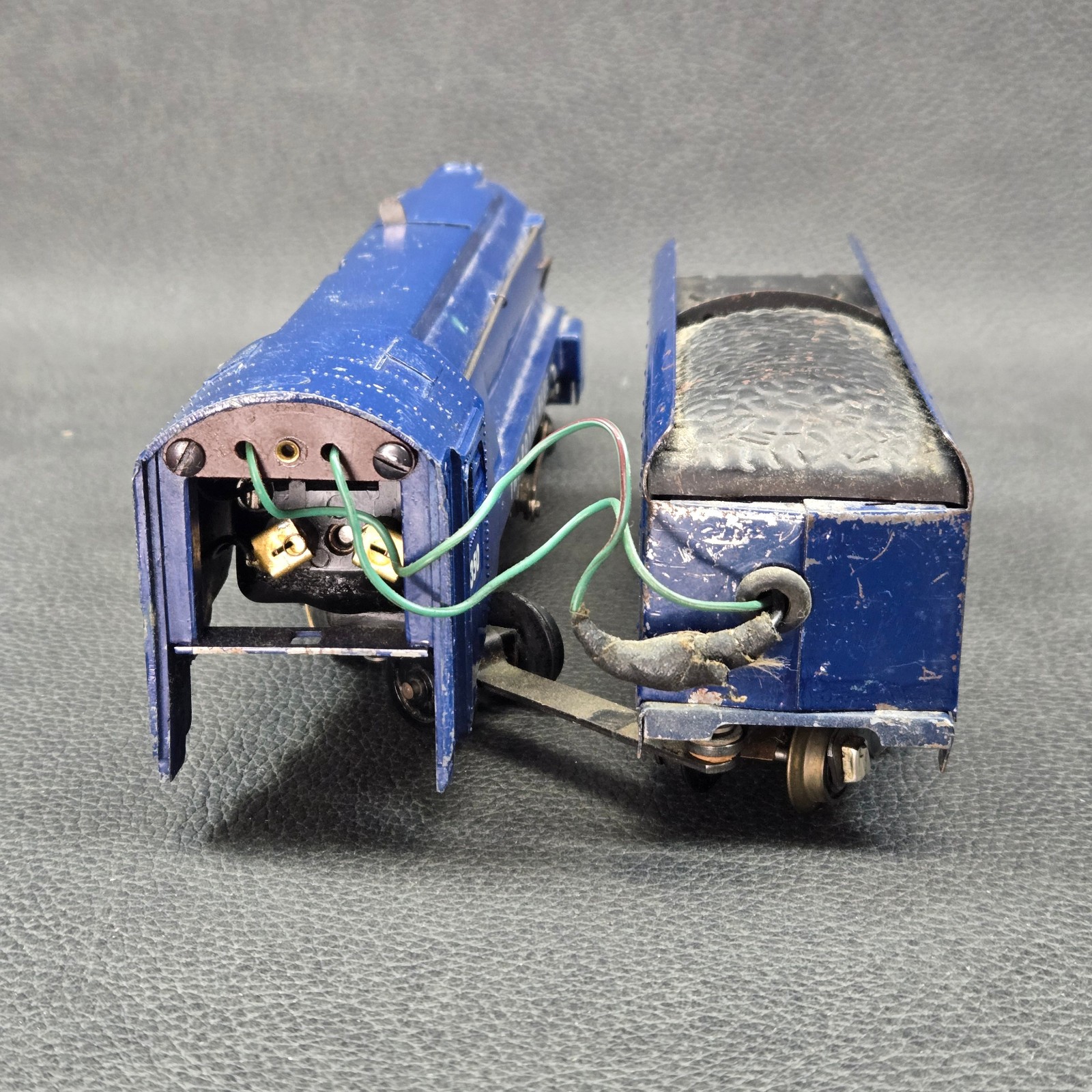 American Flyer The Royal Blue No. 350 Locomotive w/ Tender, 4 Cars