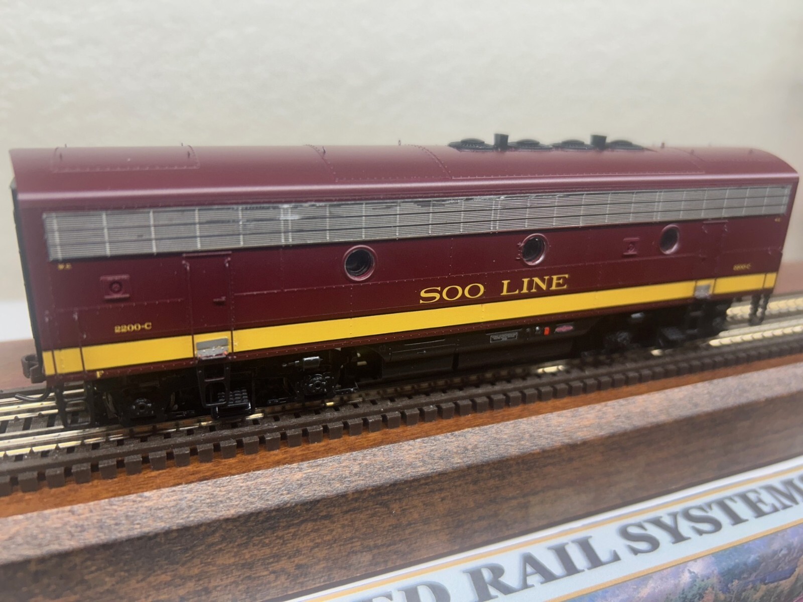 SOO LINE F3 A/B units – DCC / GENESIS SOUND ” BURGUNDY $ ” HO Scale NEW SEALED