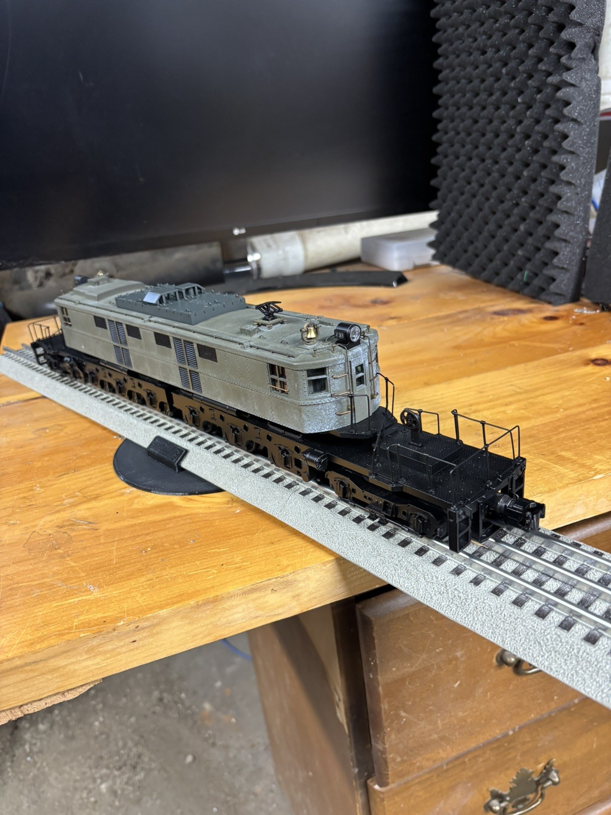 MTH PREMIER P2 BOX CAB ELECTRIC FULL CHASSIS & UN-PAINTED SHELL