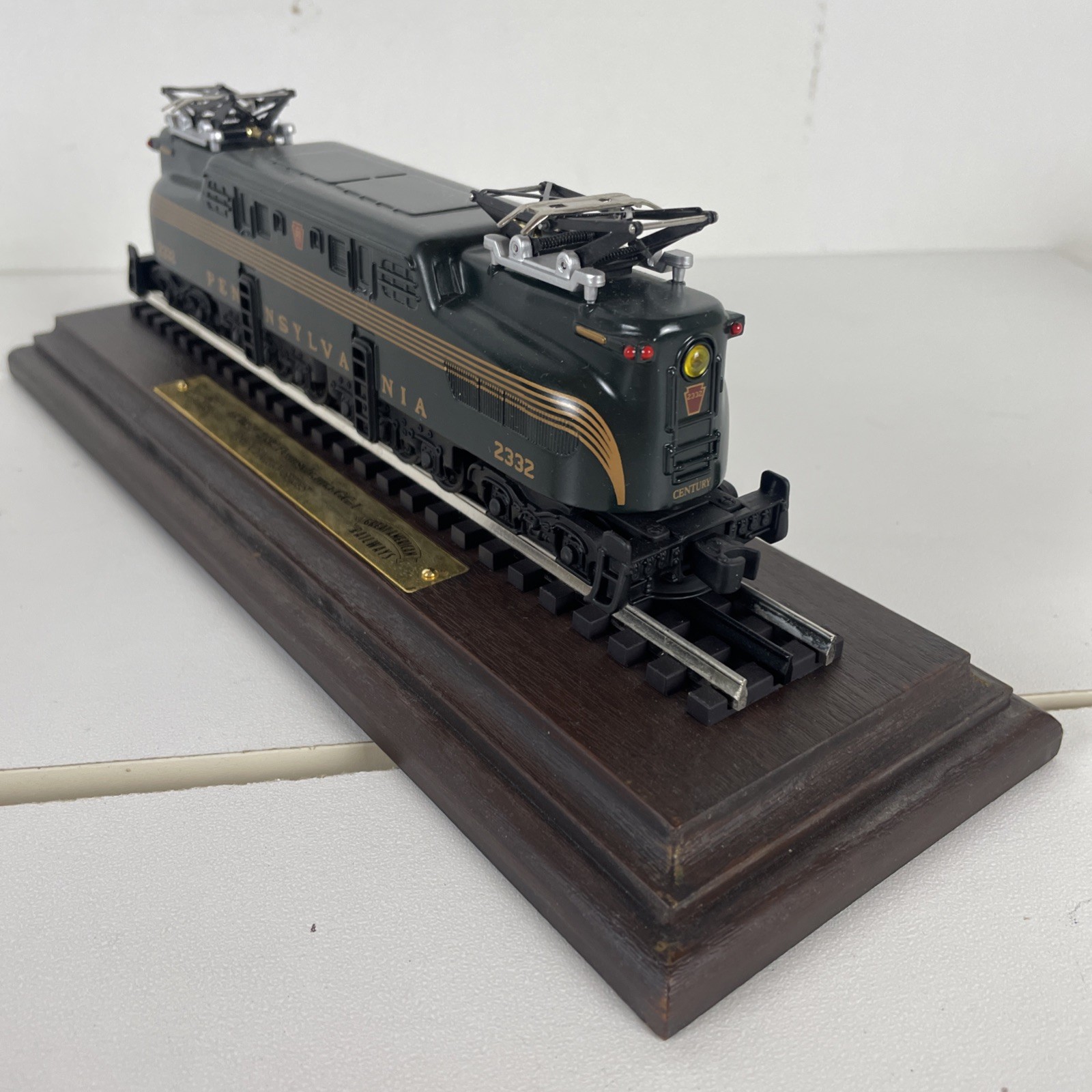 LIONEL Hallmark 2332 Pennsylvania GG-1 Electric Locomotive For Display In Case