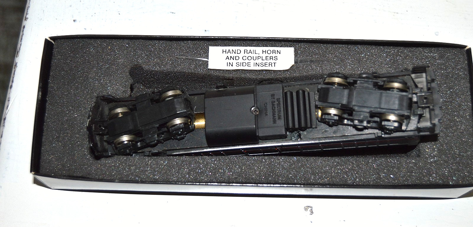 SPECTRUM Trains HO Scale EMD F40PH Diesel PhaseIII #332 Amtrak 87029 NIB