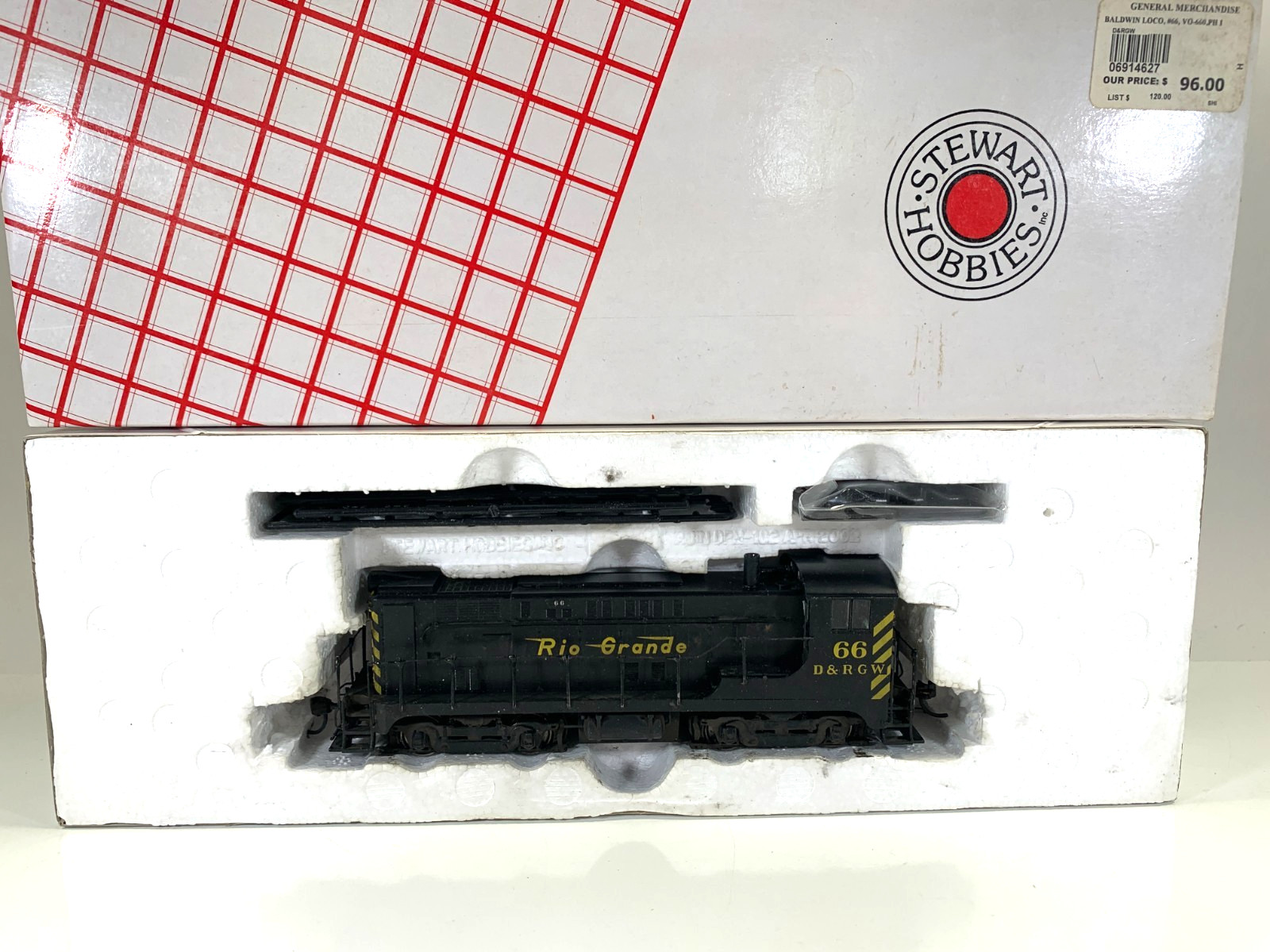 HO Stewart Hobbies 4627 Baldwin VO-660 Phase 1 #66 (weathered)