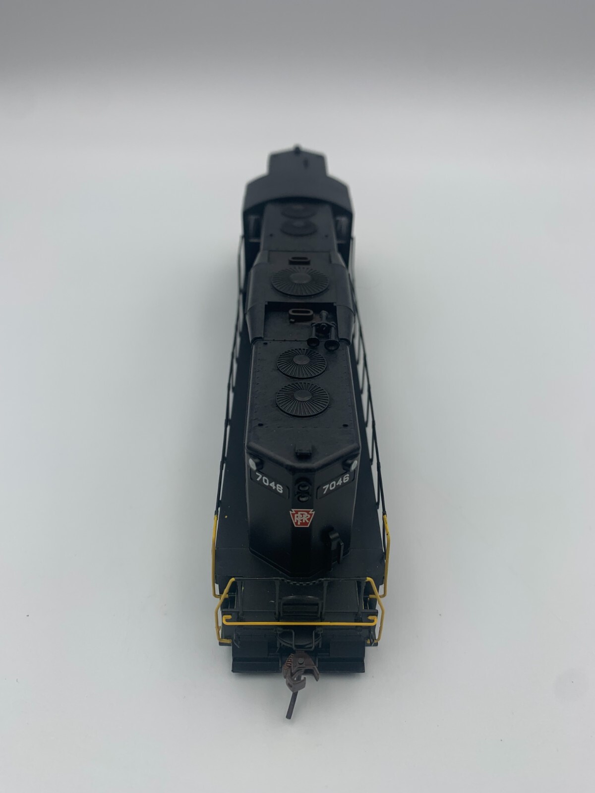 HO Bachmann GP9 DCC Onboard Pennsylvania 7046 Custom Finished. Item 62802. IOB.