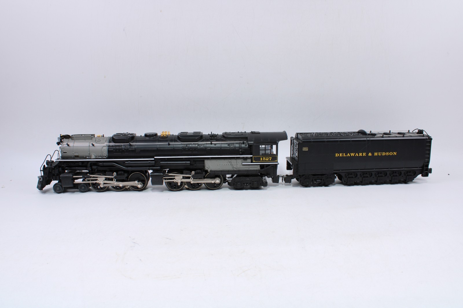 Lionel 6-38013 O Gauge 4-6-6-4 Challenger Steam Locomotive D&H #1527