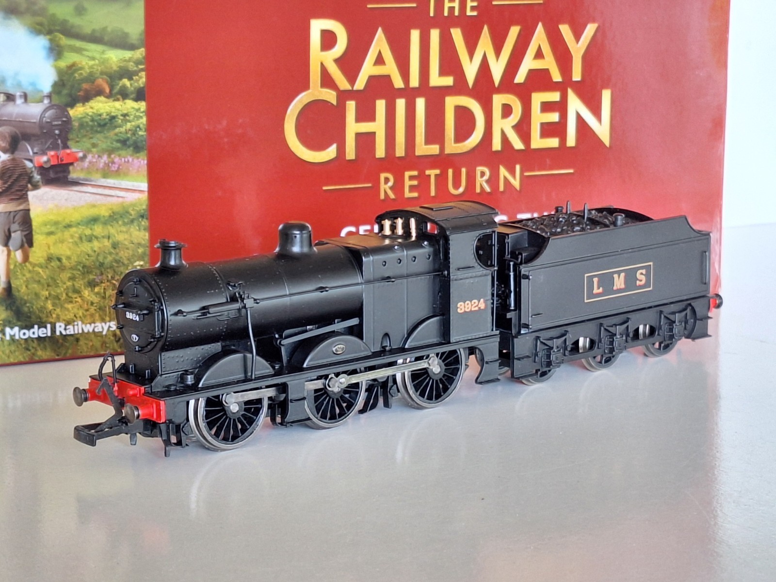 Hornby R30221 DCC Fitted. The Railway Children. Excellent Cond. OO Scale. Boxed.