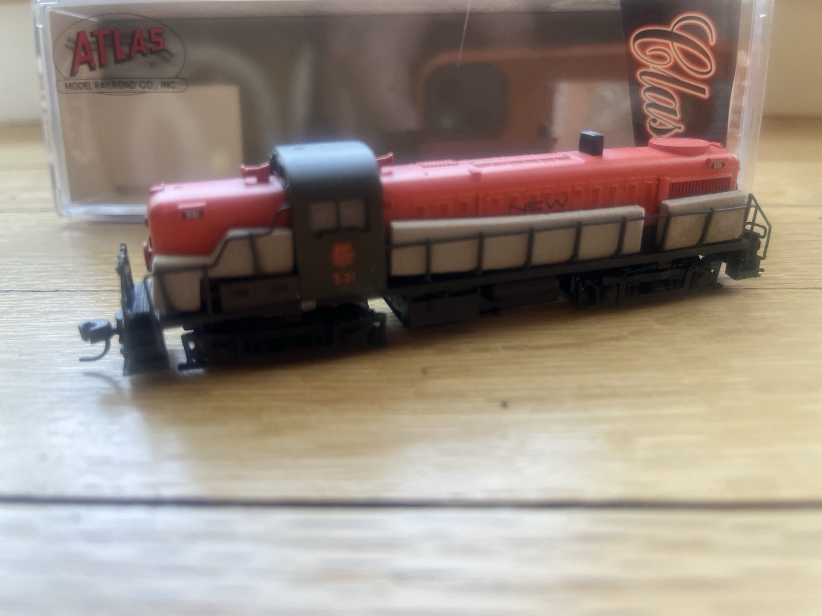 Atlas N Scale Classic Locomotive New Haven 42103 R5-3