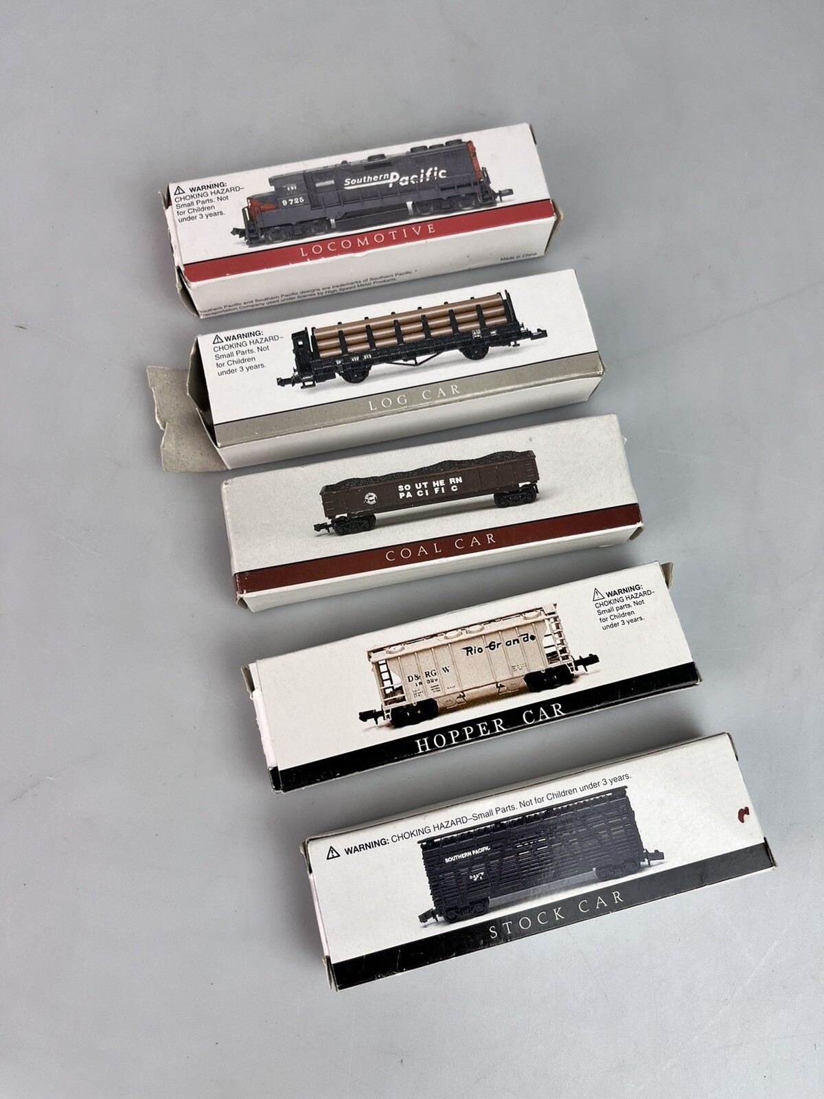 High Speed Southern Pacific Locomotive, Coal, Hopper, Stock, Log Cars