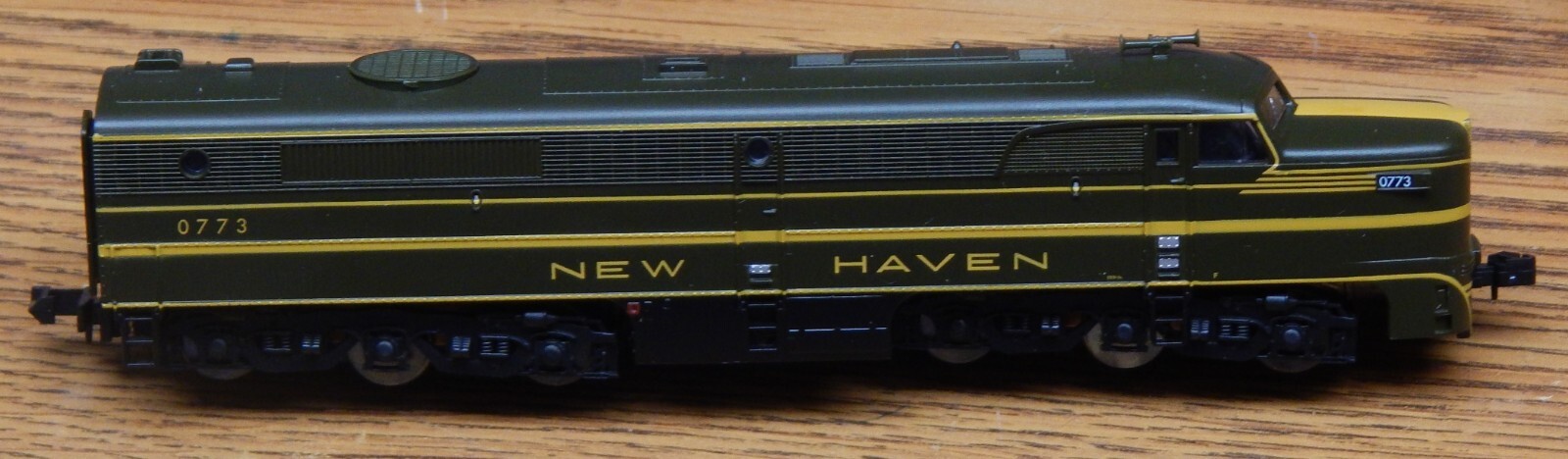 LIFE LIKE 7056 NH NEW HAVEN ALCO PA DIESEL LOCOMOTIVE USED VERY LITTLE W/BOX N