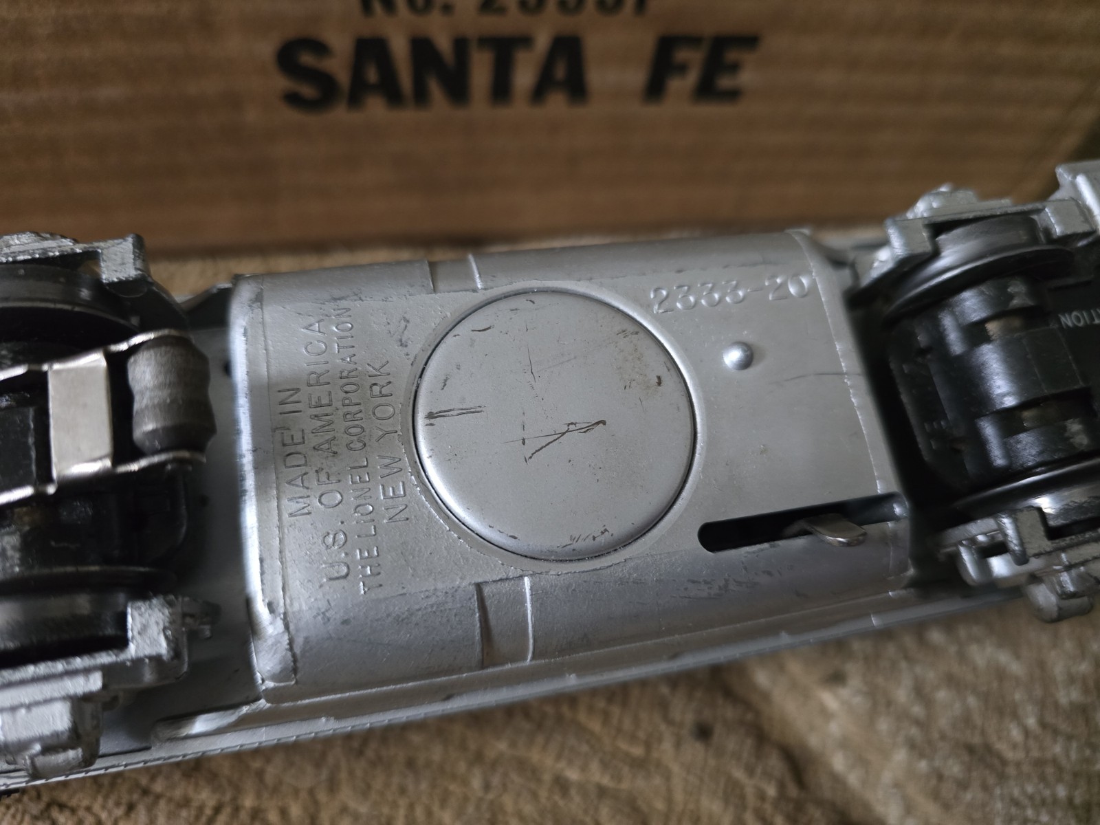 Lionel O Gauge Diesel Locomotive Santa Fe 2353P 1:48 Silver Red