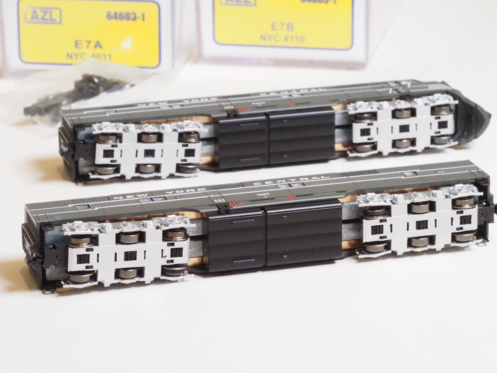 AZL 64603 Z-scale NYC New York C E7 A &B Both Diesel Locomotive Both Powered