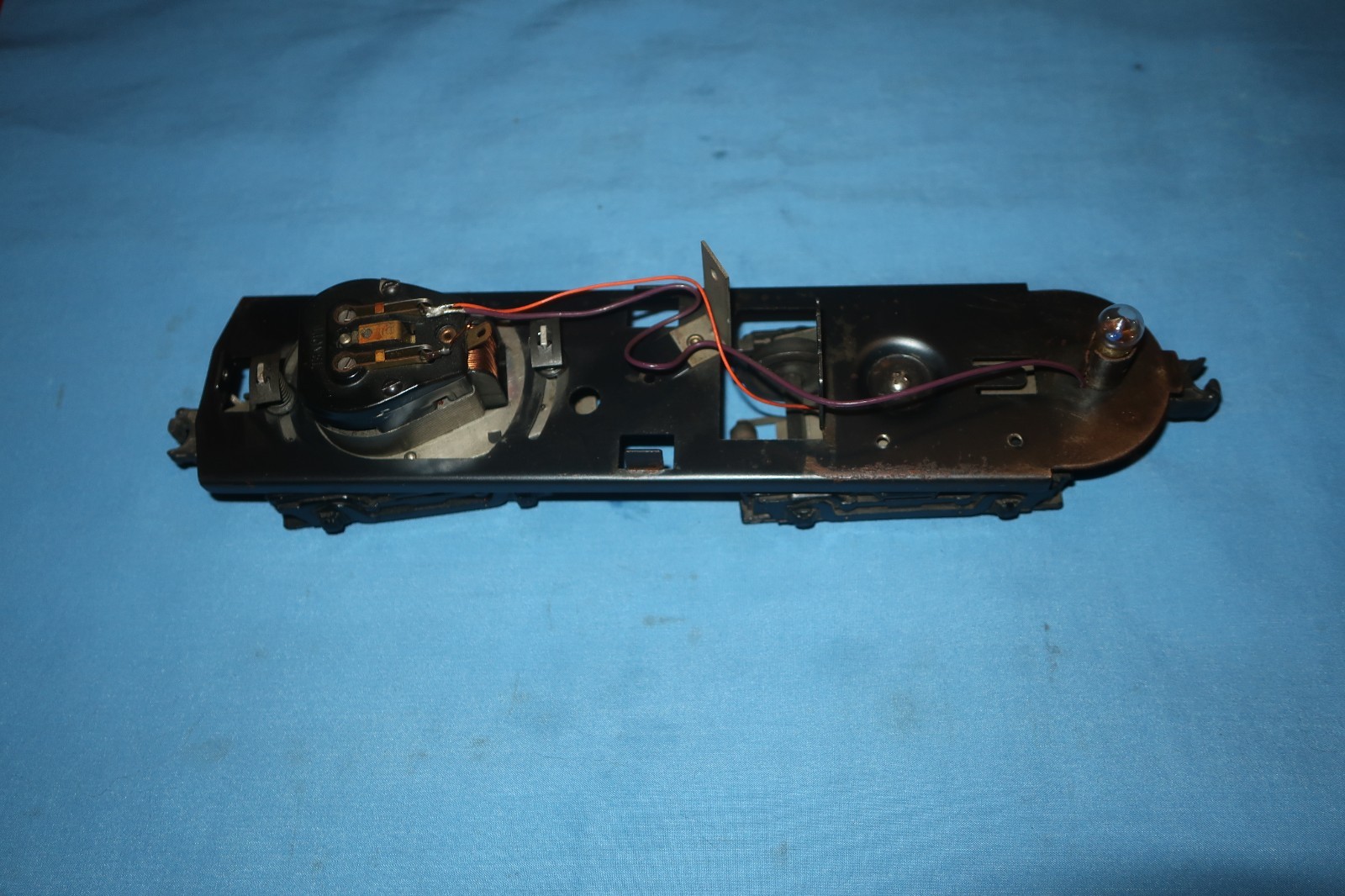 Lionel #200 Series Alco Chassis/Frame w/Motor. Runs well
