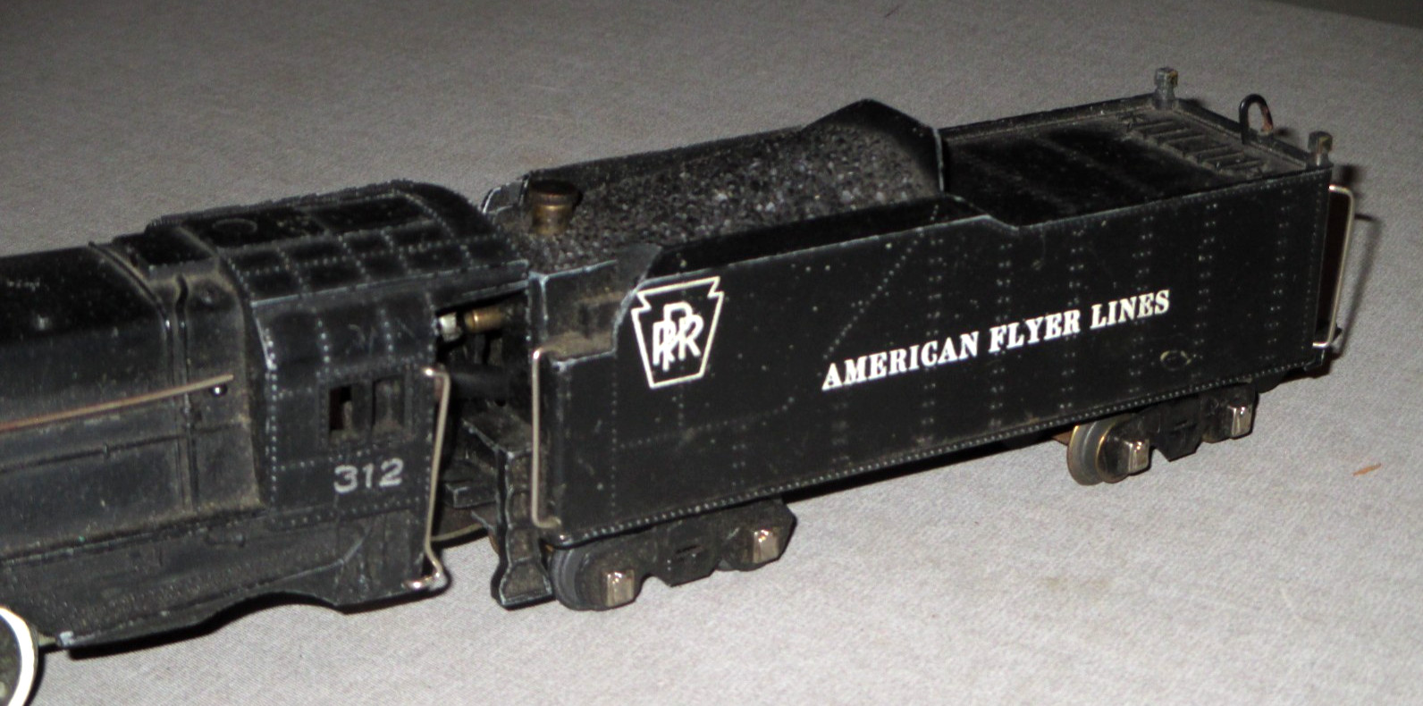 1940’S AMERICAN FLYER 312 PACIFIC-STEAM LOCO & TENDER-PRR & 3 NEW HAVEN CARS