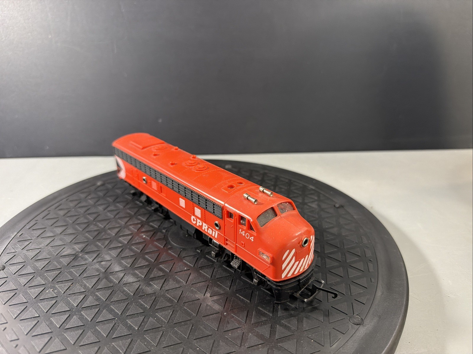 triang tri-ang R0553 canadian pacific F-Unit locomotive transcontinental OO
