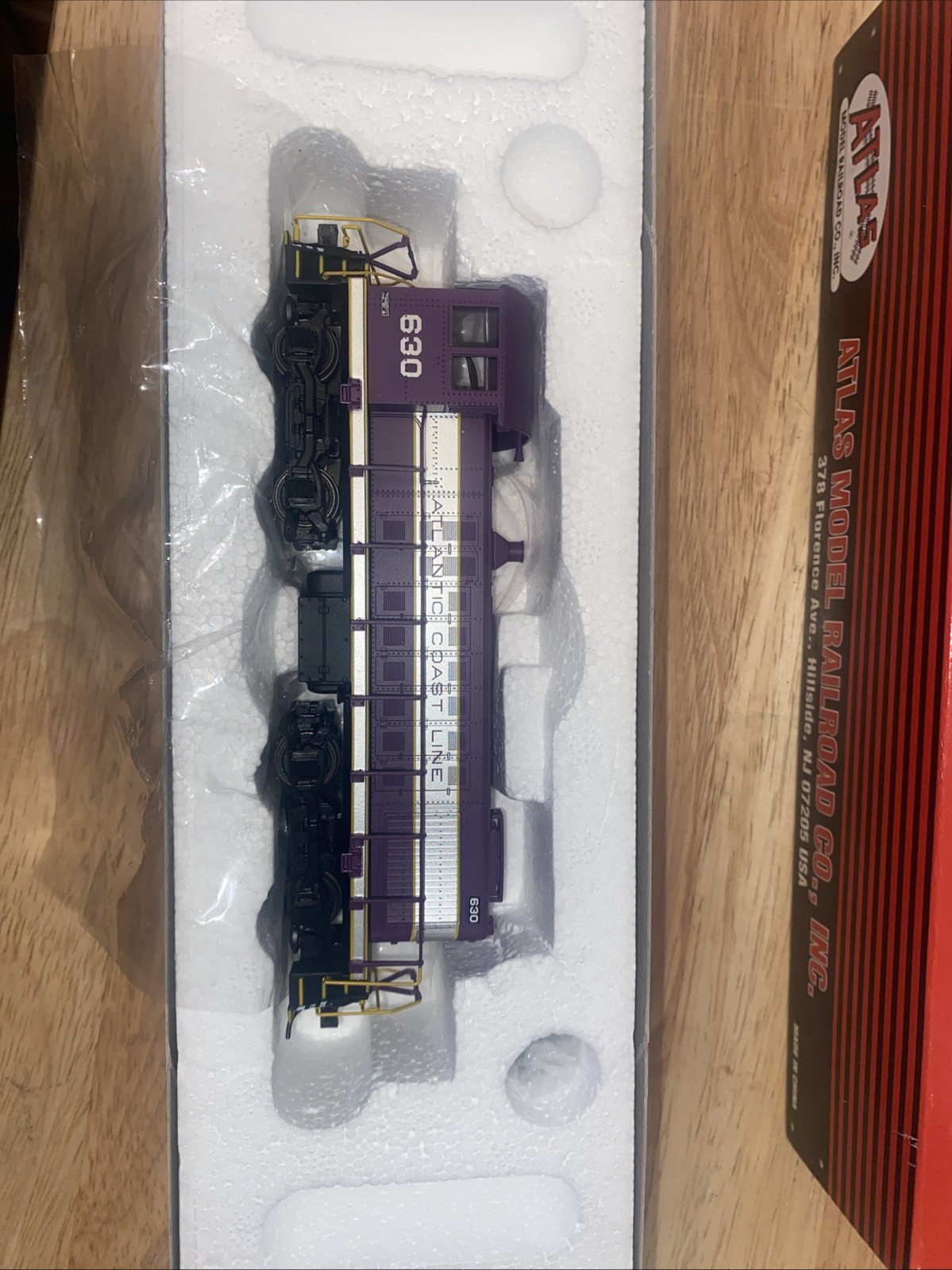 Atlas HO Scale Atlantic Coast Line ACL Alco S-2 Diesel Locomotive #630 Powered