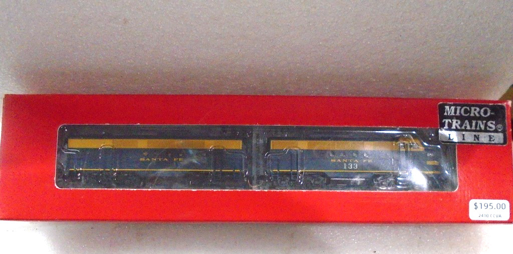 Micro Trains Line N Gauge A/B Unit Sante Fe 133 Locomotive Set