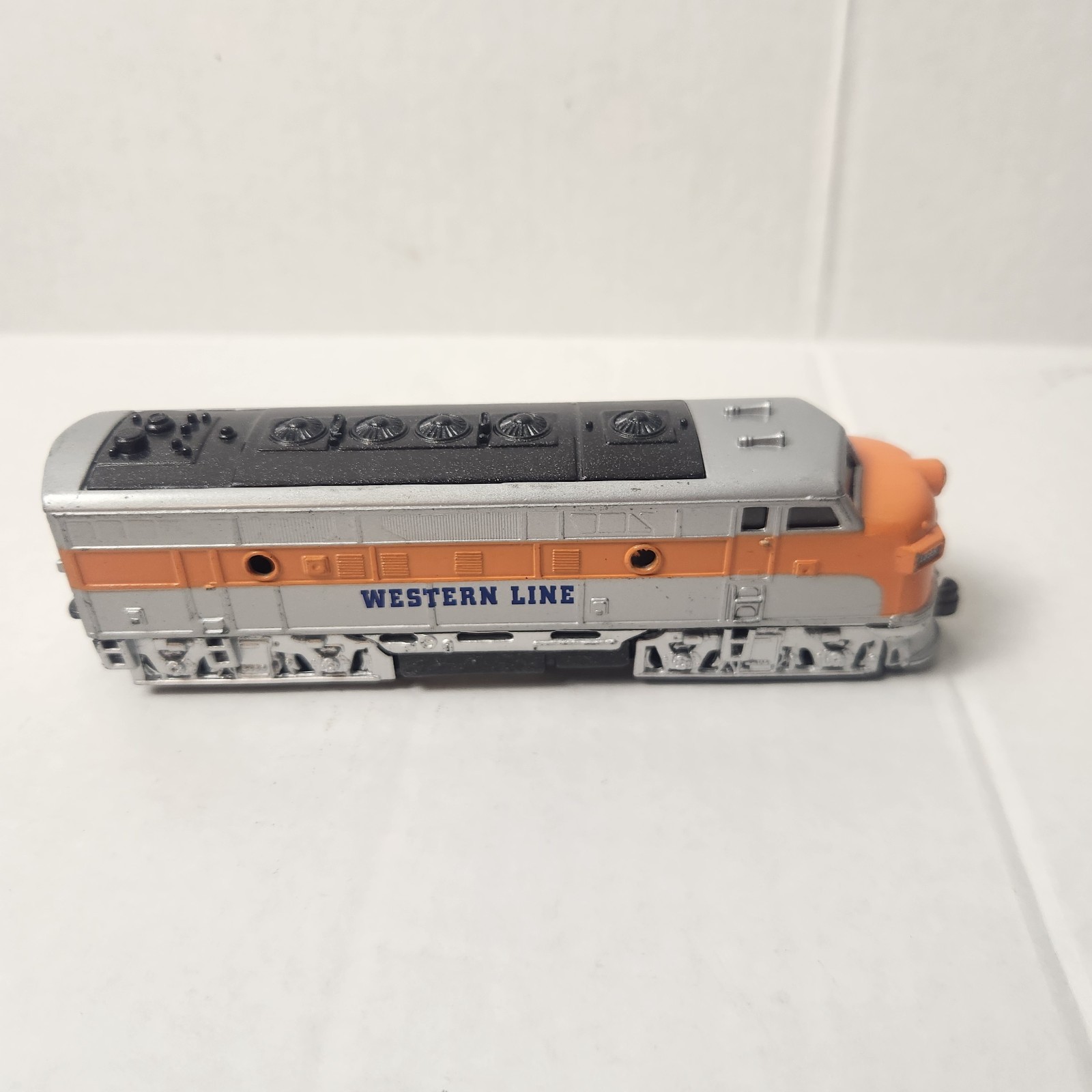 Western Line Diesel Train Locomotive Orange Silver F-Unit Engine