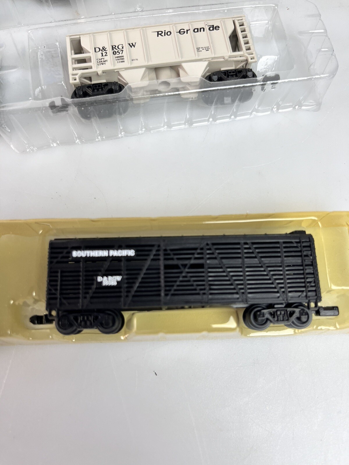 High Speed Southern Pacific Locomotive, Coal, Hopper, Stock, Log Cars