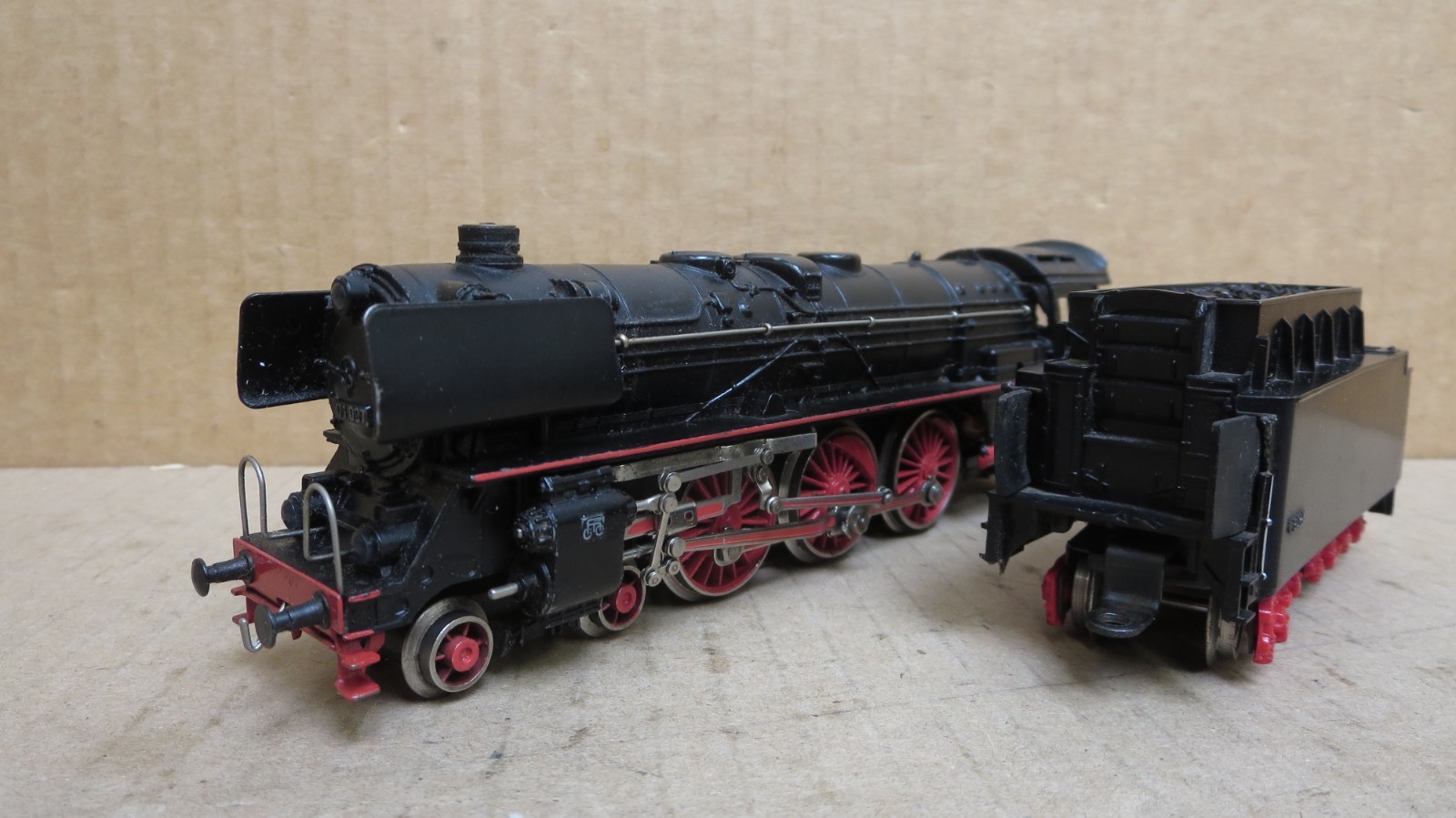 Märklin 3048 BR 01 Deutsche Bundesbahn (DB) Class Steam Engine HO