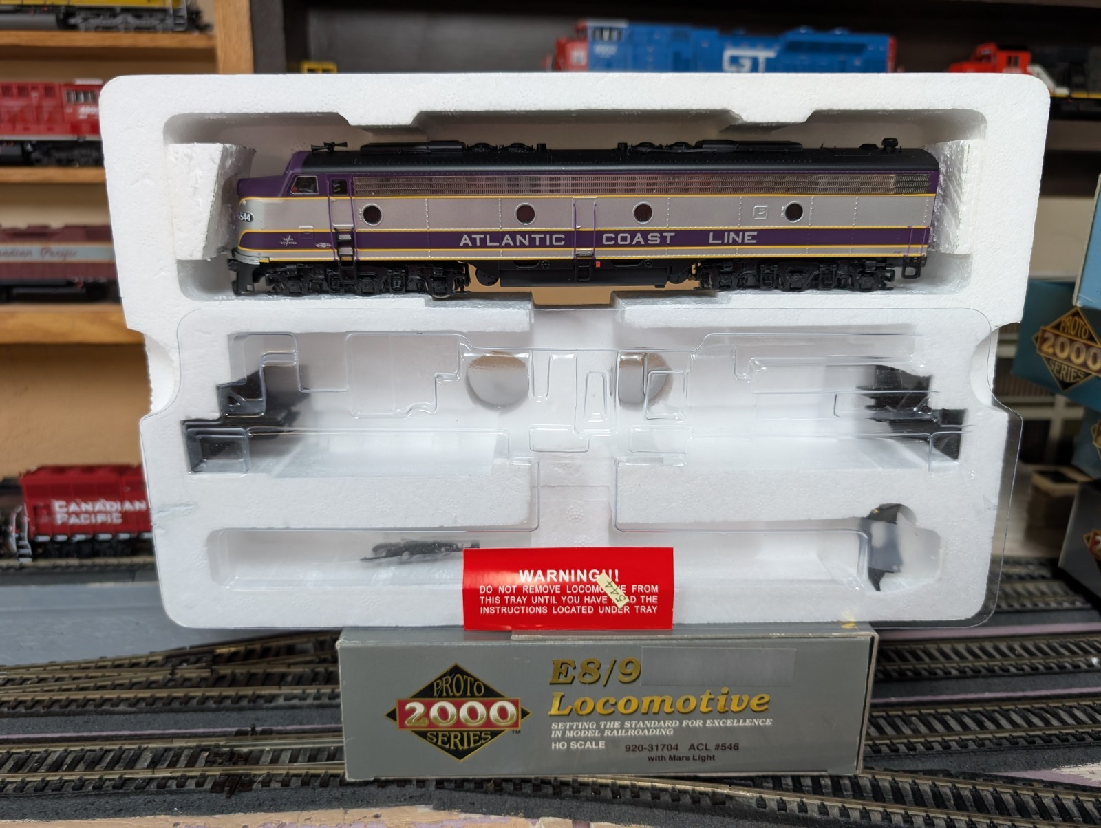 JT LIFE LIKE PROTO 2000 EMD E8A: ACL ATLANTIC COAST LINE #546 – 920-31704