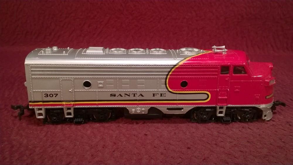 HO BACHMANN #307 SANTA FE WARBONET RMD F9 DIESEL LOCOMOTIVE – VG IN ORIG BOX