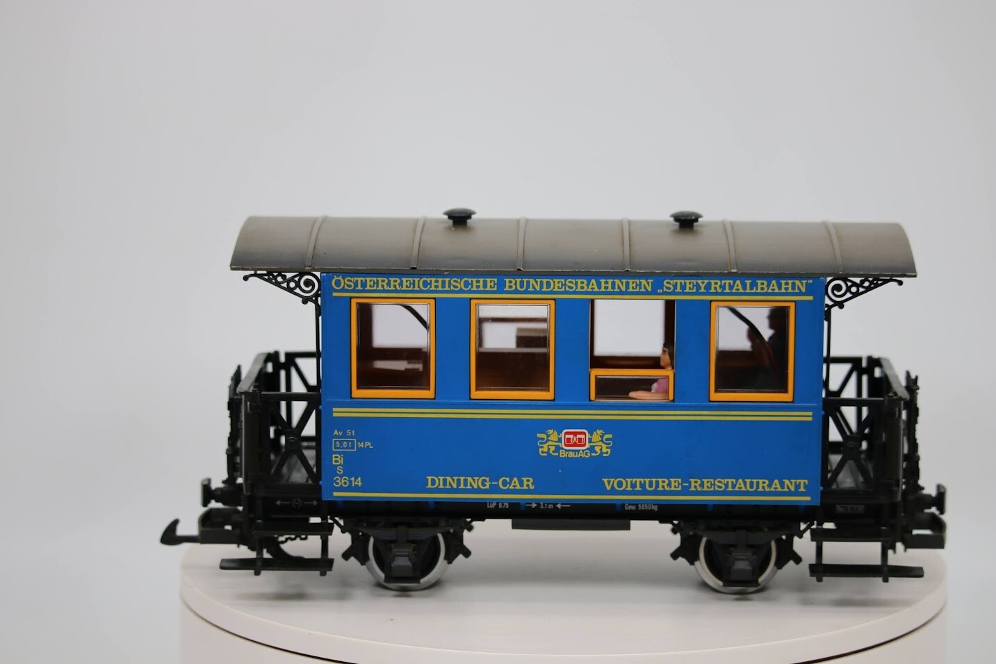 LGB 3013 Steyrtalbahn Dining Car – Österreichische Bundesbahnen Bi/s Type Coach