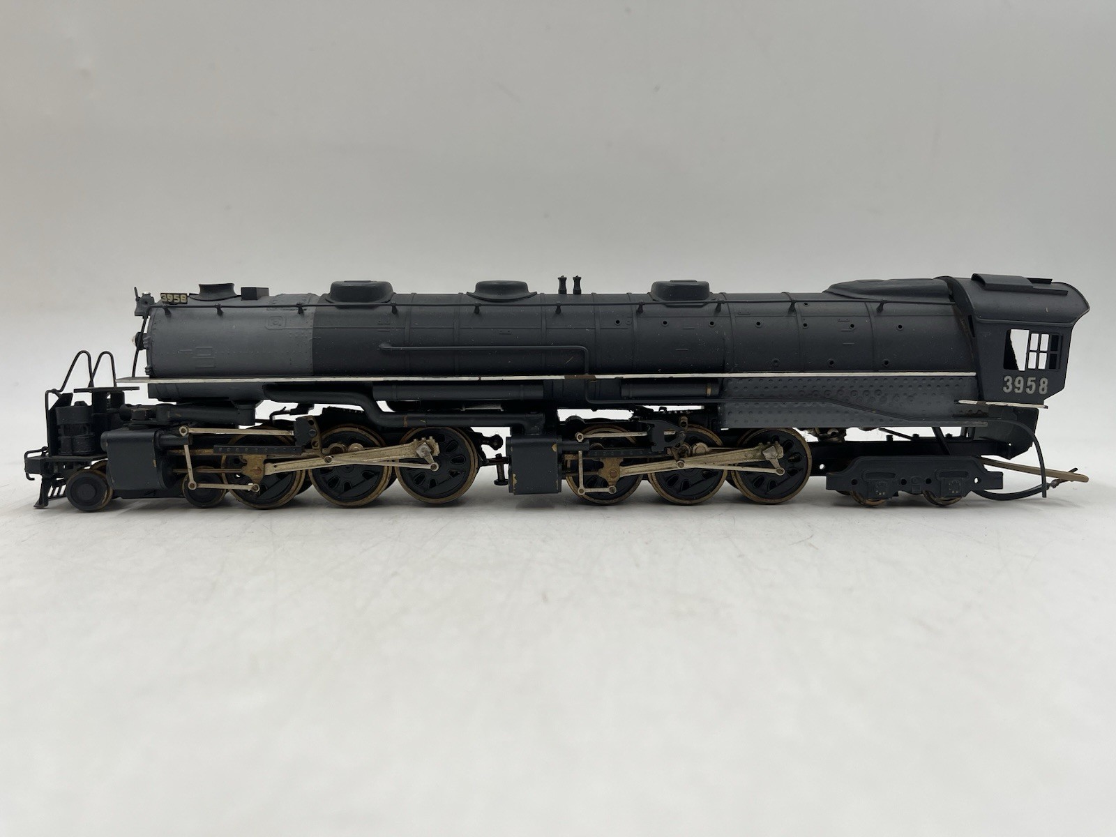 HO Brass Tetsudo Union Pacific 4-6-6-4 Challenger 3958 For parts Engine only